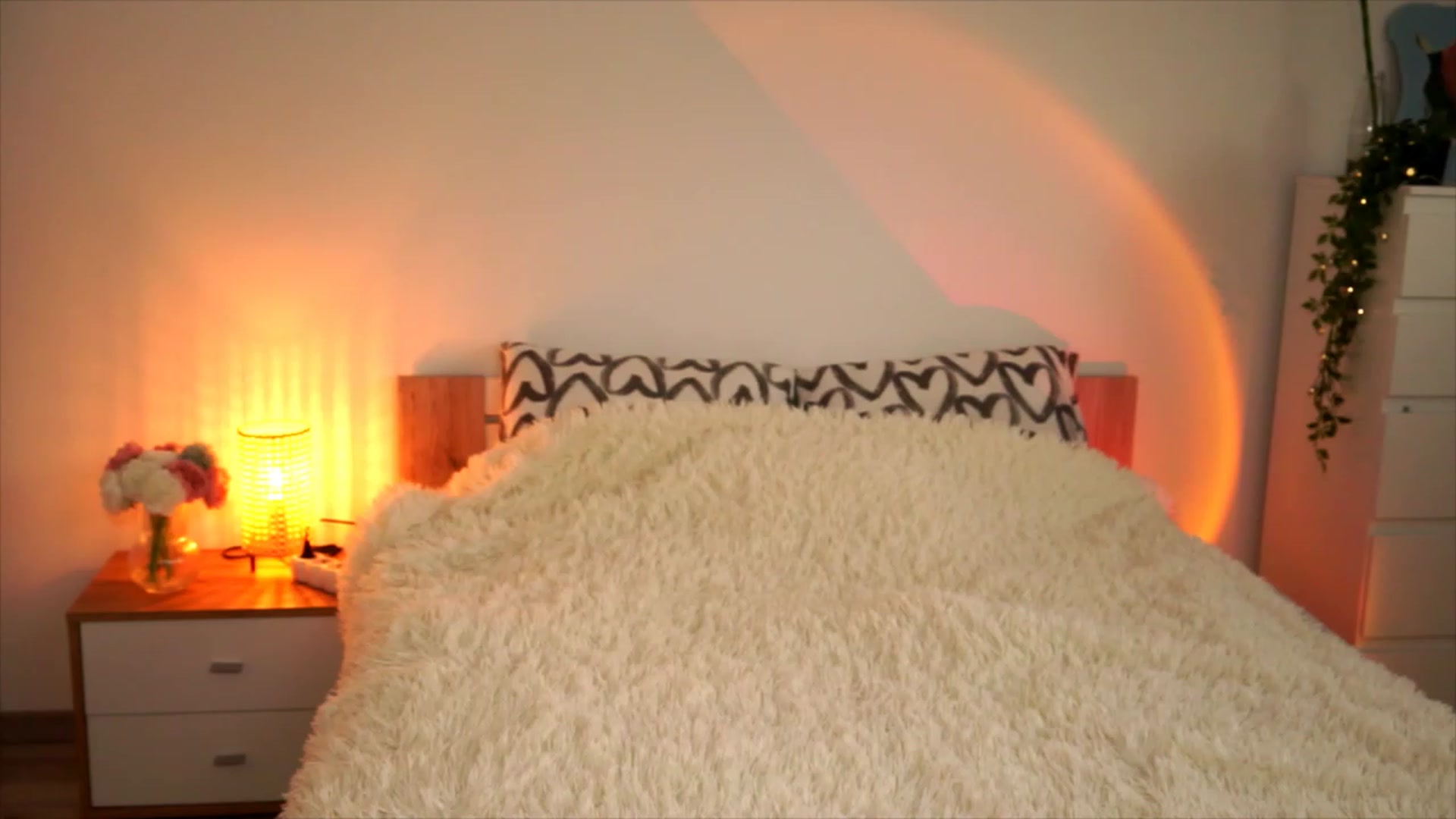 Gallery image thumbnail from lucynutty's myfreecams stream on, 08/23/2023, 18:29 image 3 of 20