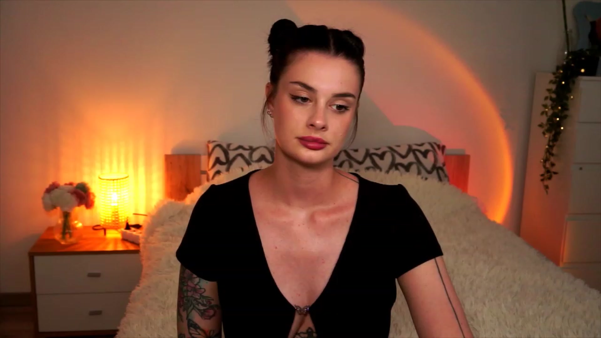 Gallery image thumbnail from lucynutty's myfreecams stream on, 08/23/2023, 18:29 image 8 of 20