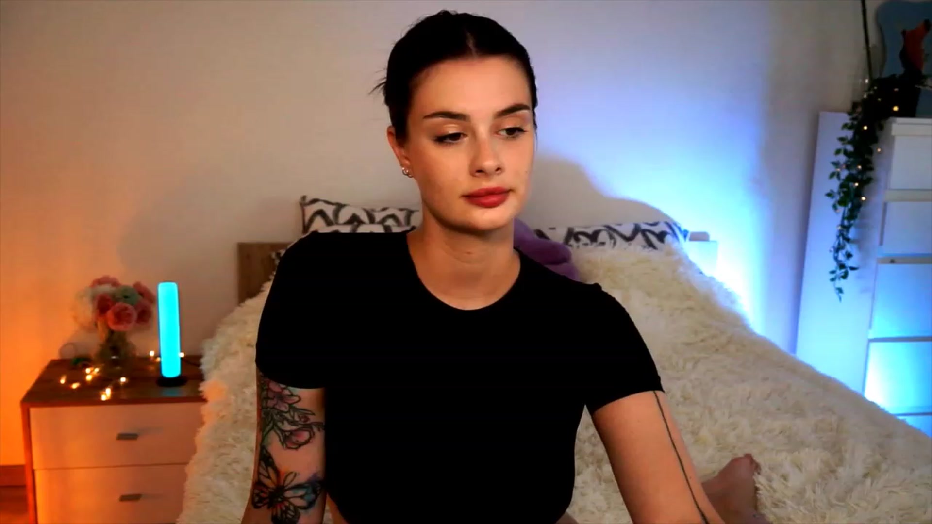 Gallery image thumbnail from lucynutty's myfreecams stream on, 08/26/2023, 10:56 image 10 of 20