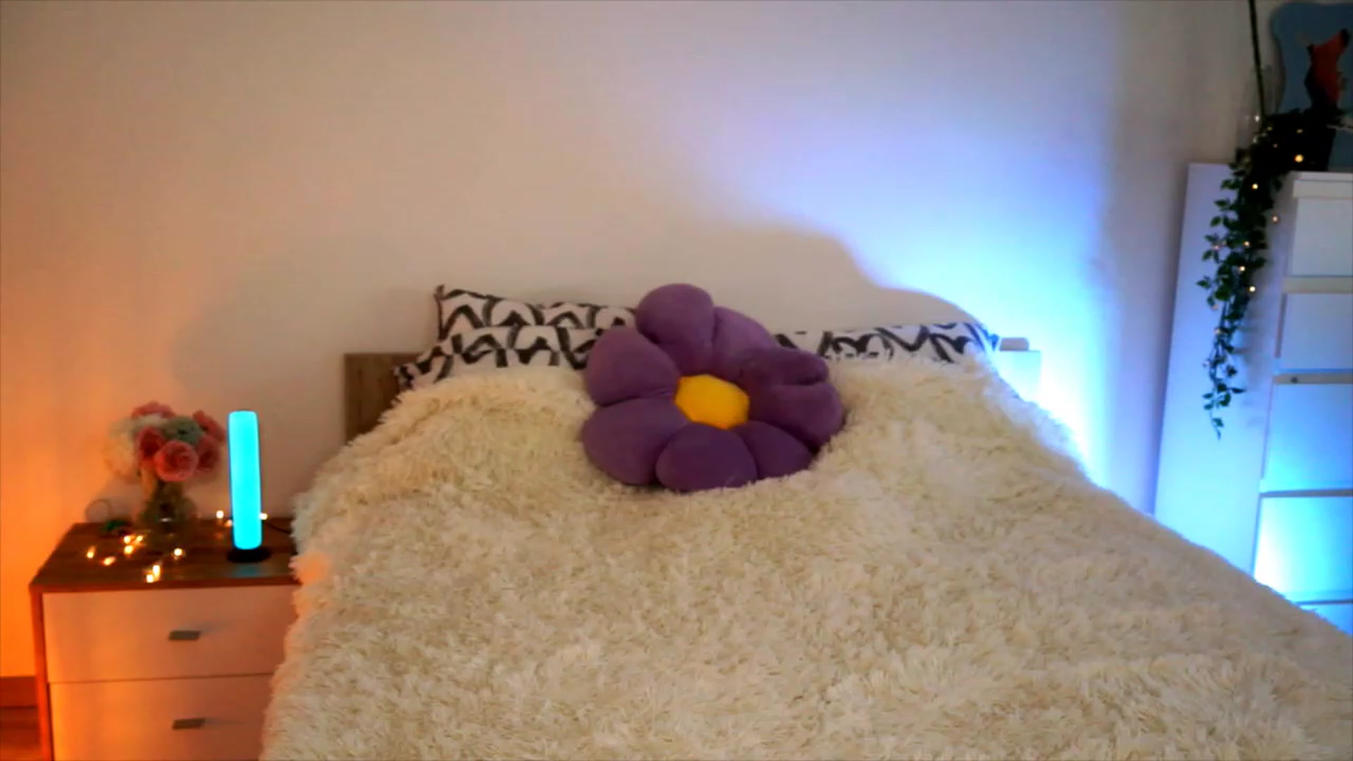 Gallery image thumbnail from lucynutty's myfreecams stream on, 08/26/2023, 10:56 image 6 of 20