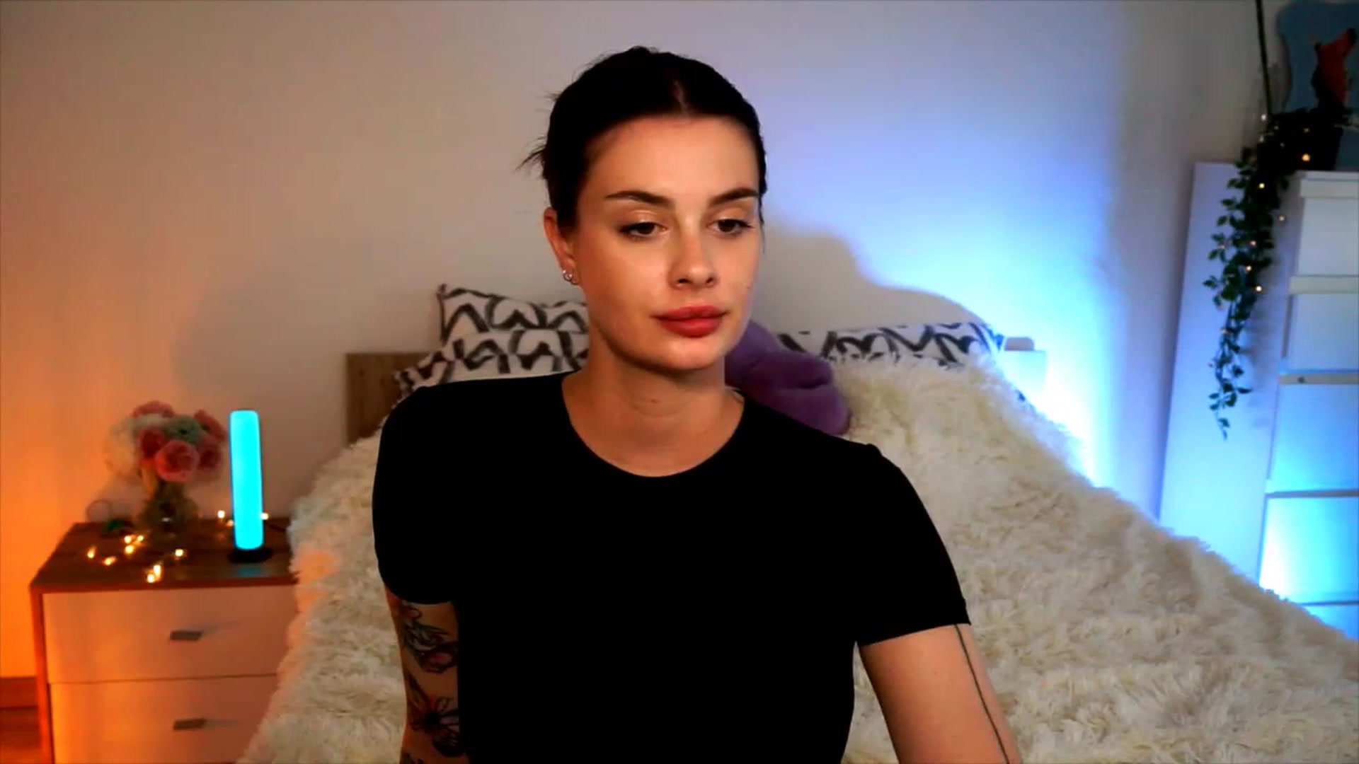 Gallery image thumbnail from lucynutty's myfreecams stream on, 08/26/2023, 13:31 image 9 of 20
