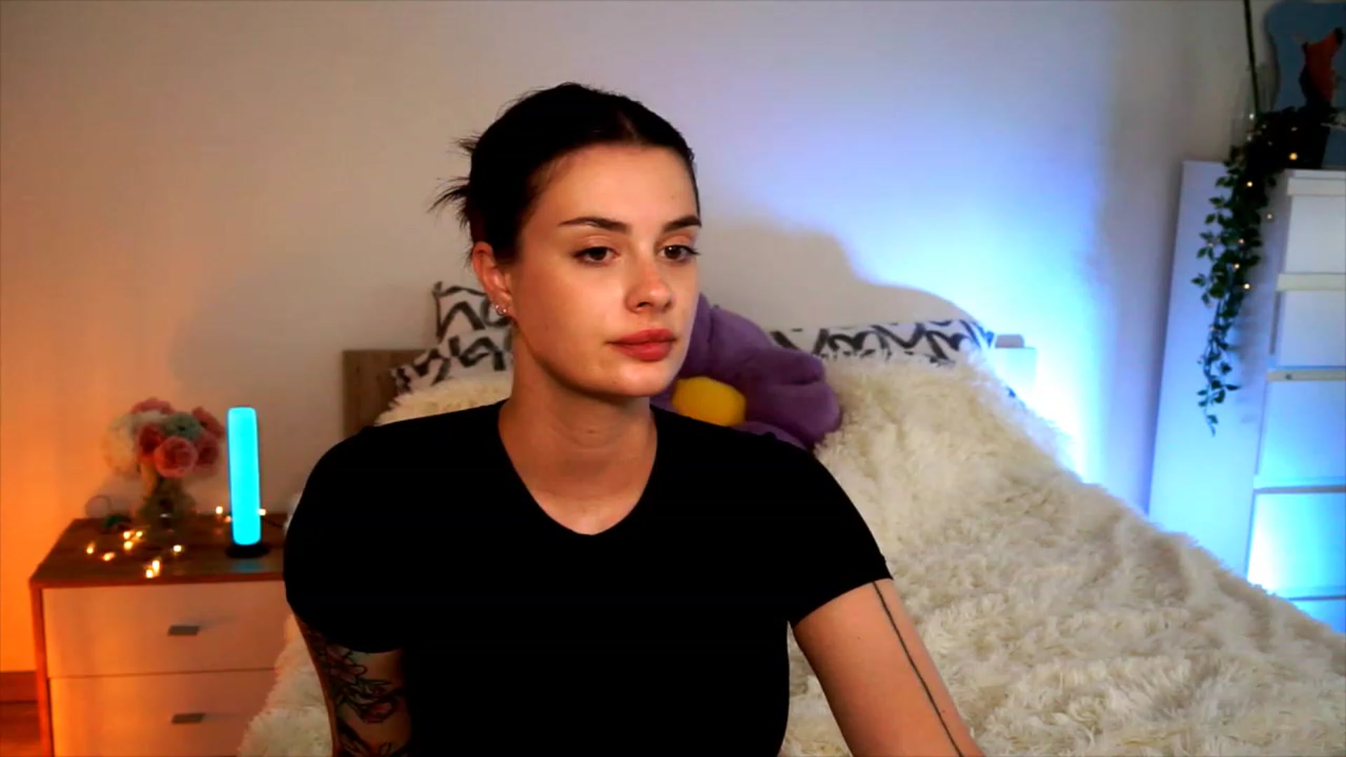 Gallery image thumbnail from lucynutty's myfreecams stream on, 08/26/2023, 13:31 image 18 of 20