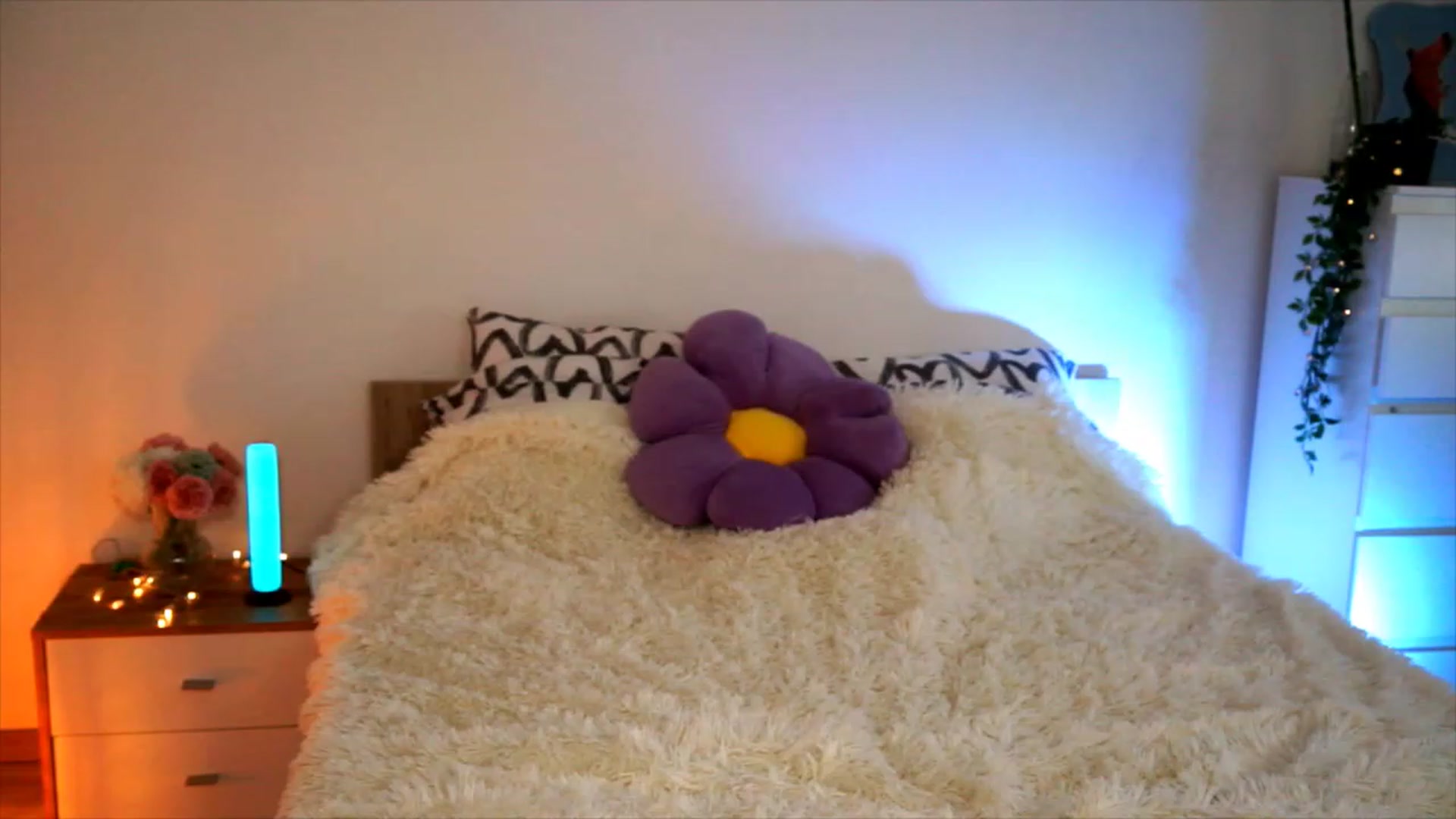 Gallery image thumbnail from lucynutty's myfreecams stream on, 08/26/2023, 13:31 image 6 of 20