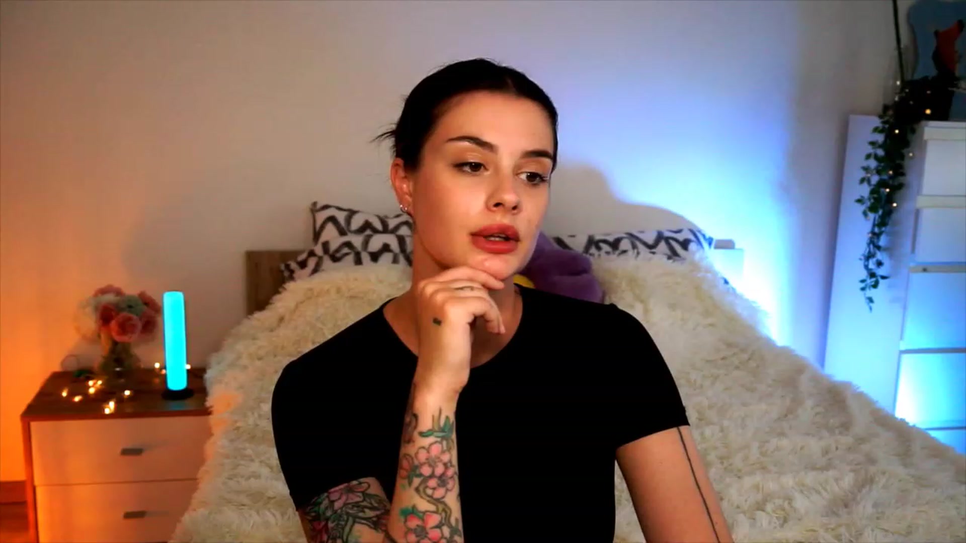 Gallery image thumbnail from lucynutty's myfreecams stream on, 08/26/2023, 13:31 image 10 of 20