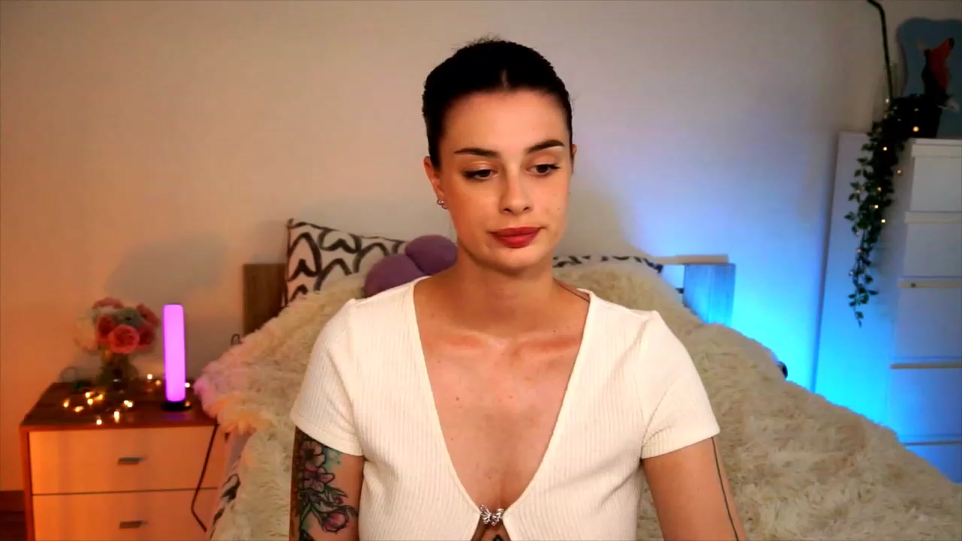 Gallery image thumbnail from lucynutty's myfreecams stream on, 08/27/2023, 10:09 image 2 of 20