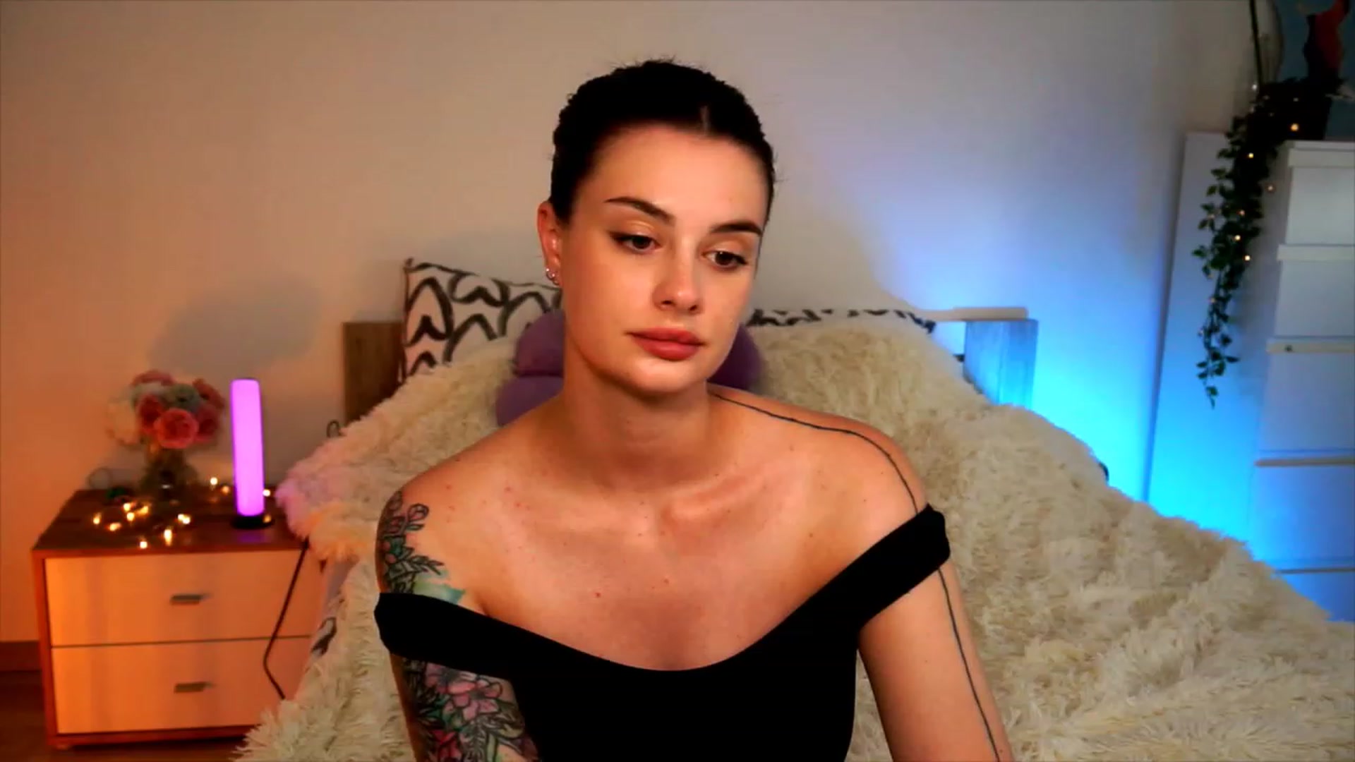 Gallery image thumbnail from lucynutty's myfreecams stream on, 08/27/2023, 12:49 image 14 of 20