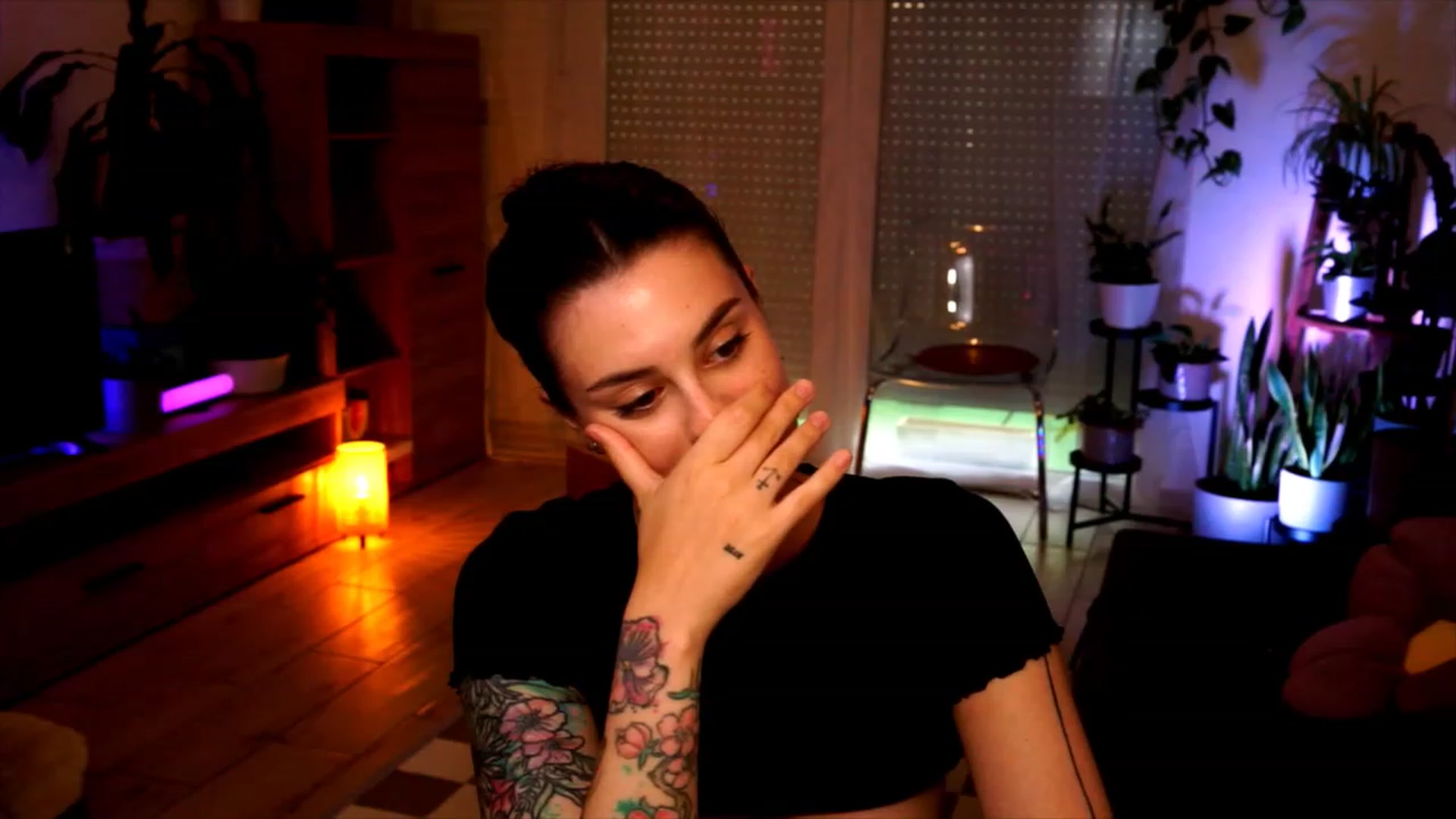Gallery image thumbnail from lucynutty's myfreecams stream on, 08/27/2023, 17:03 image 10 of 20