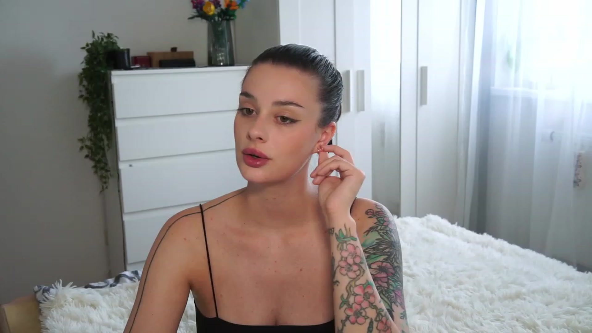 Gallery image thumbnail from lucynutty's myfreecams stream on, 09/02/2023, 11:12 image 13 of 20