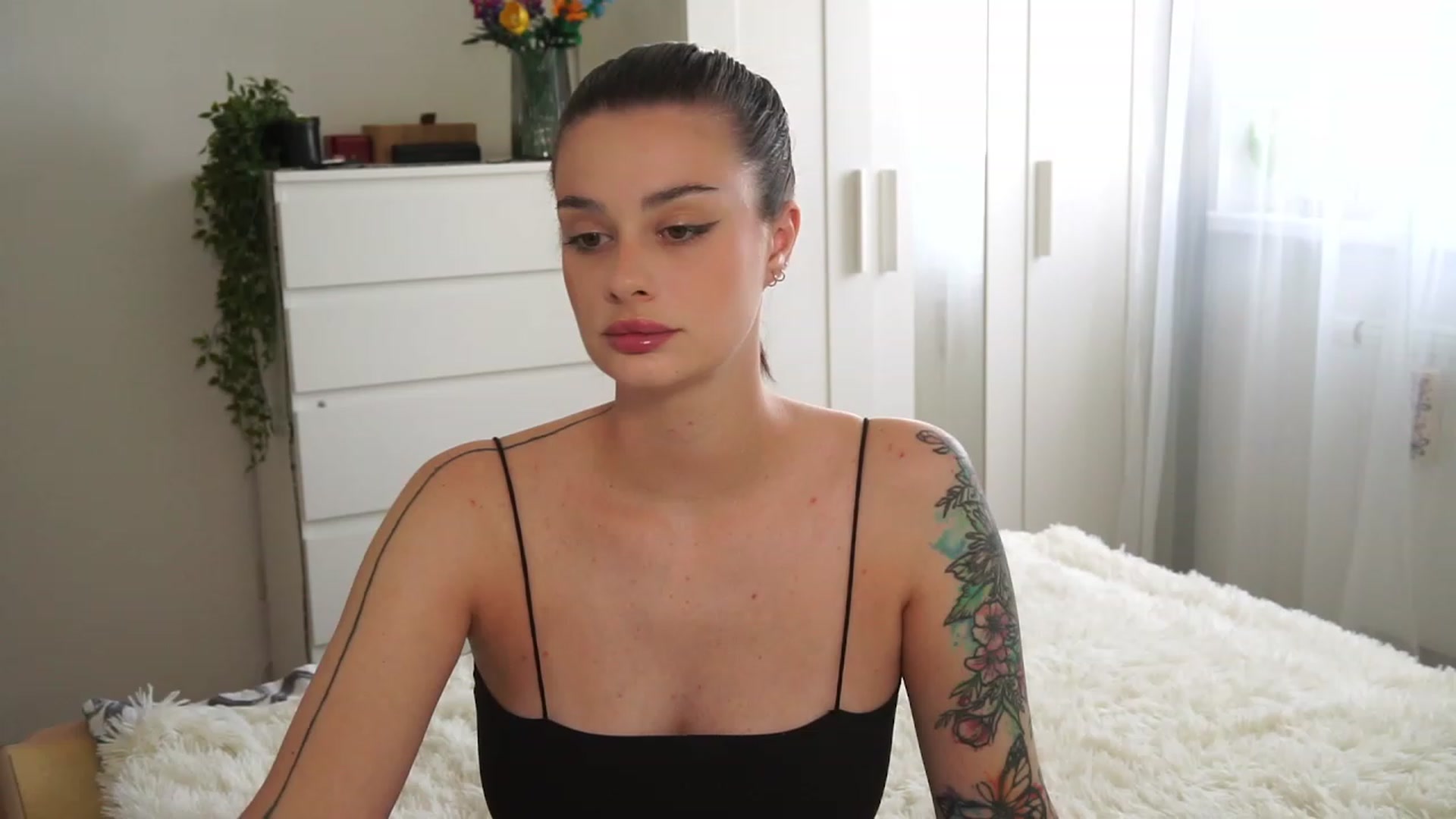Gallery image thumbnail from lucynutty's myfreecams stream on, 09/02/2023, 11:12 image 9 of 20