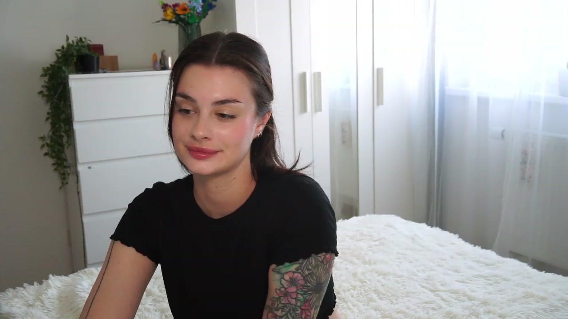 Gallery image thumbnail from lucynutty's myfreecams stream on, 09/10/2023, 12:16 image 7 of 20