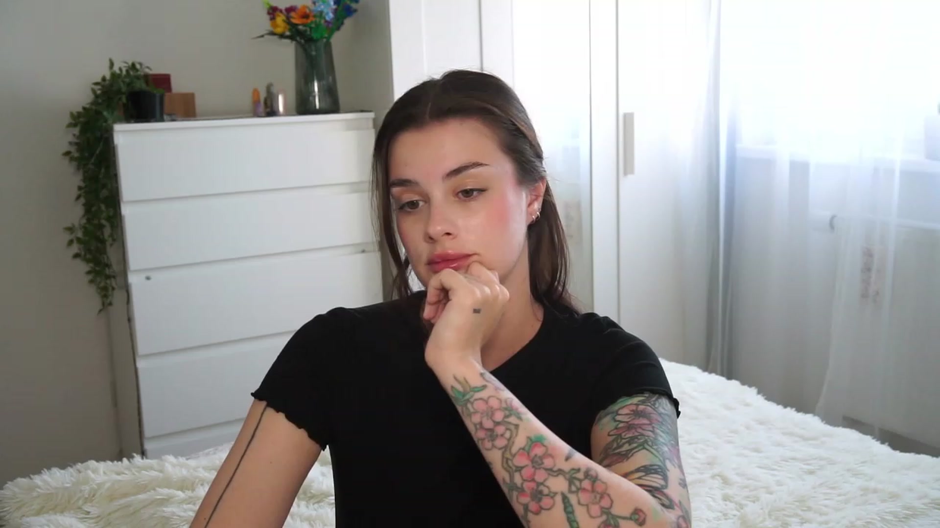 Gallery image thumbnail from lucynutty's myfreecams stream on, 09/10/2023, 12:16 image 17 of 20