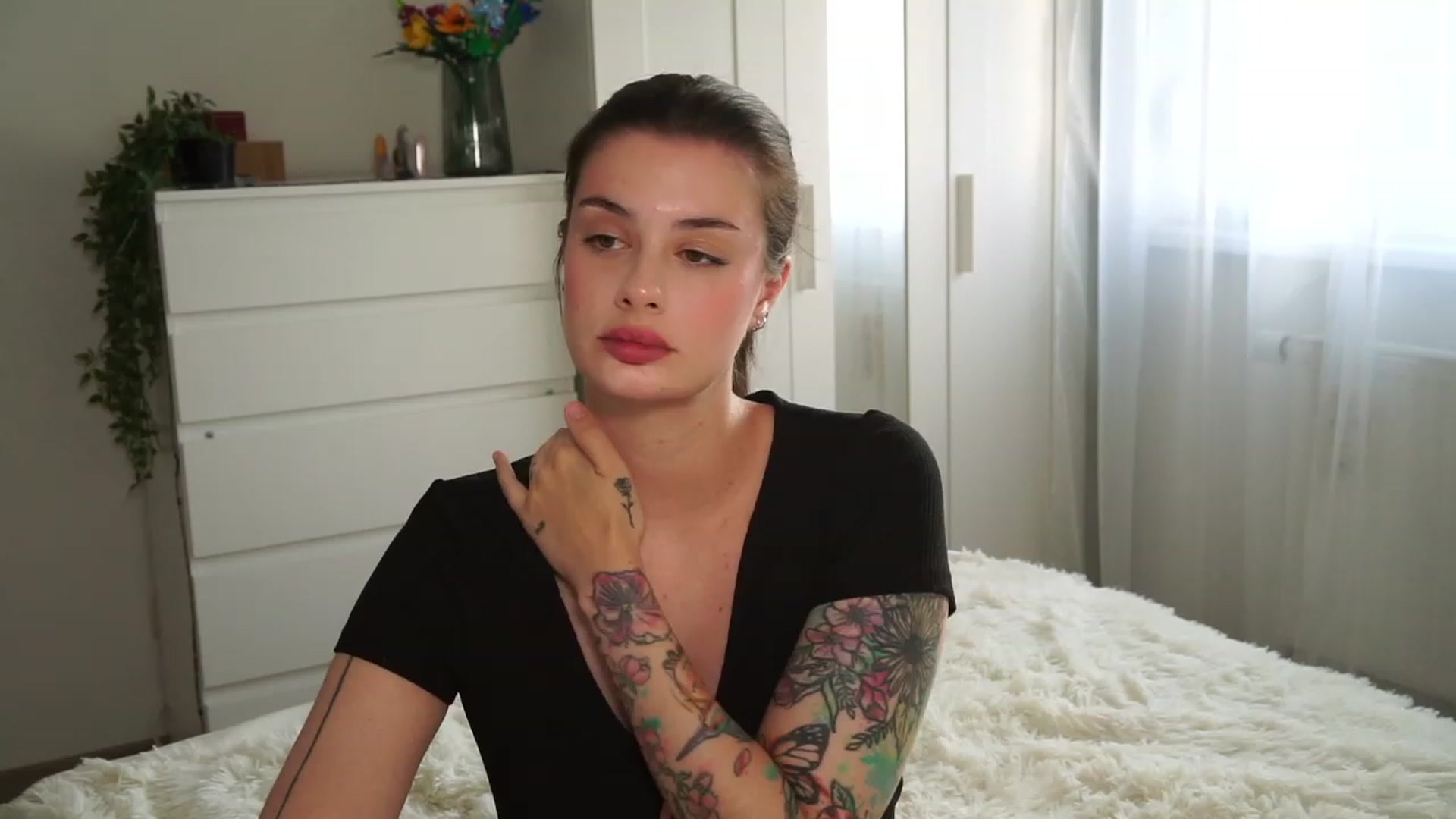 Gallery image thumbnail from lucynutty's myfreecams stream on, 09/10/2023, 16:33 image 6 of 20