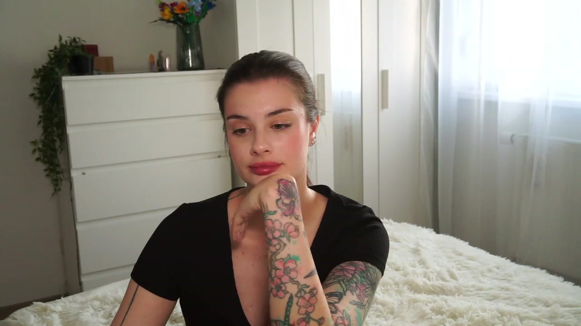 Gallery image thumbnail from lucynutty's myfreecams stream on, 09/10/2023, 16:33 image 5 of 20