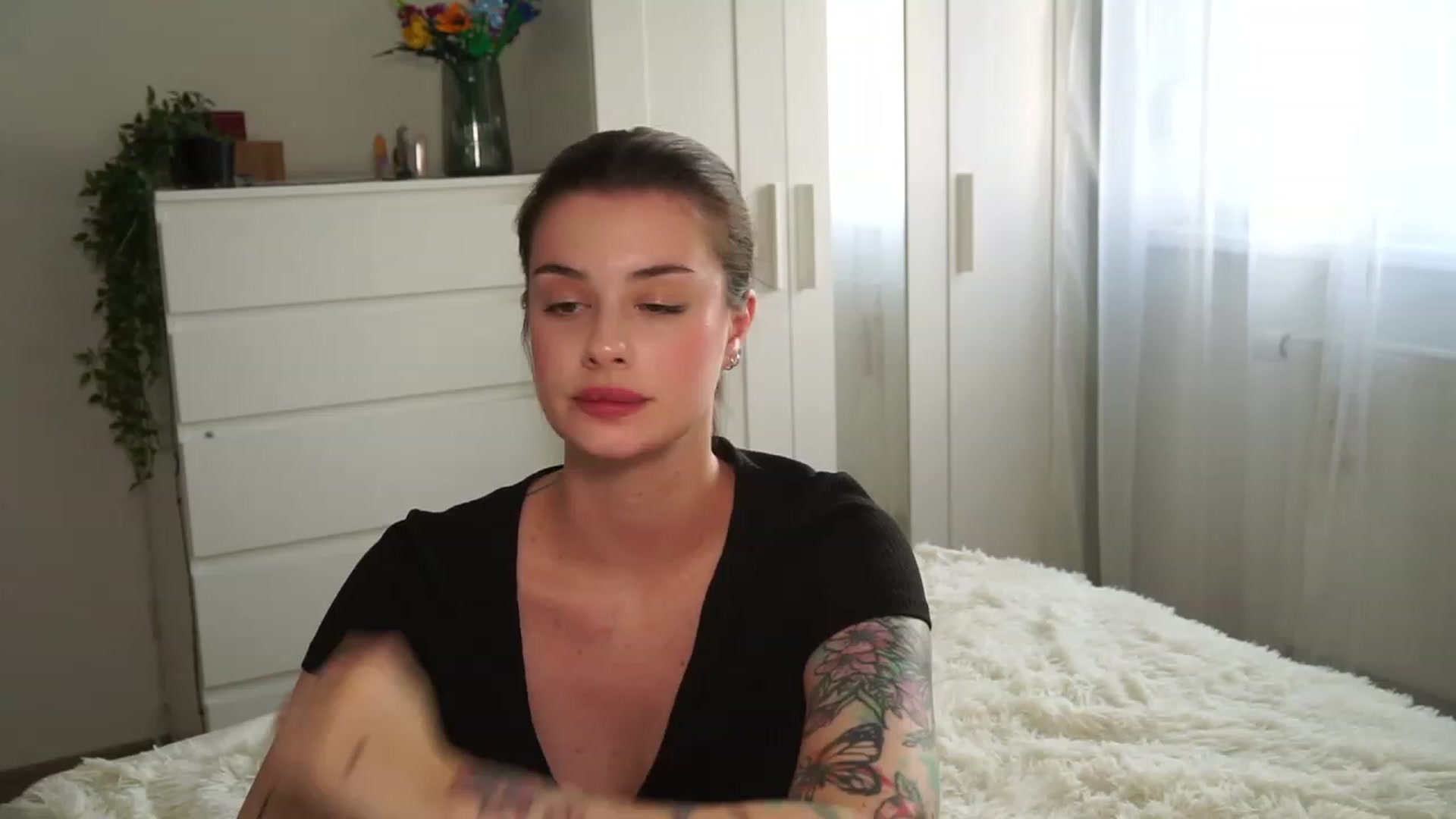 Gallery image thumbnail from lucynutty's myfreecams stream on, 09/10/2023, 16:33 image 7 of 20