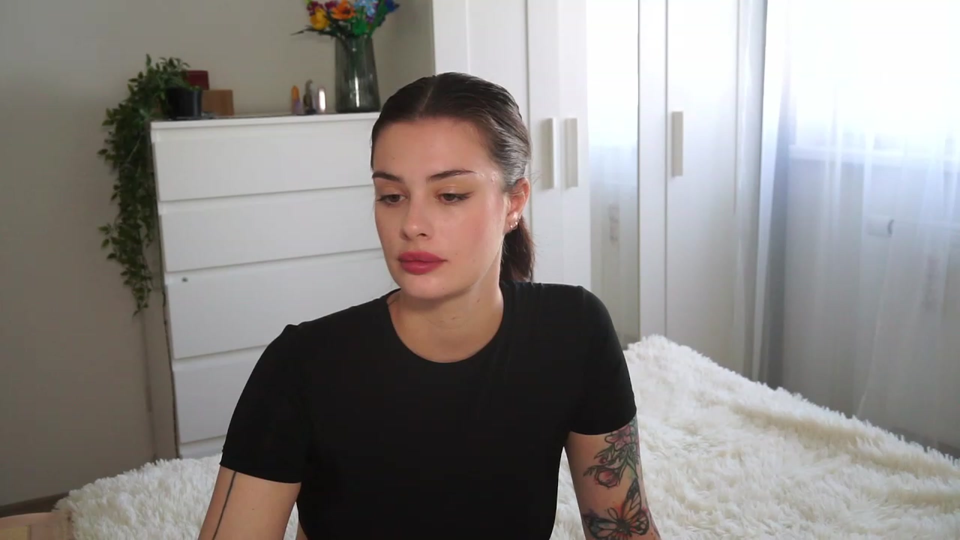 Gallery image thumbnail from lucynutty's myfreecams stream on, 09/11/2023, 07:50 image 17 of 20