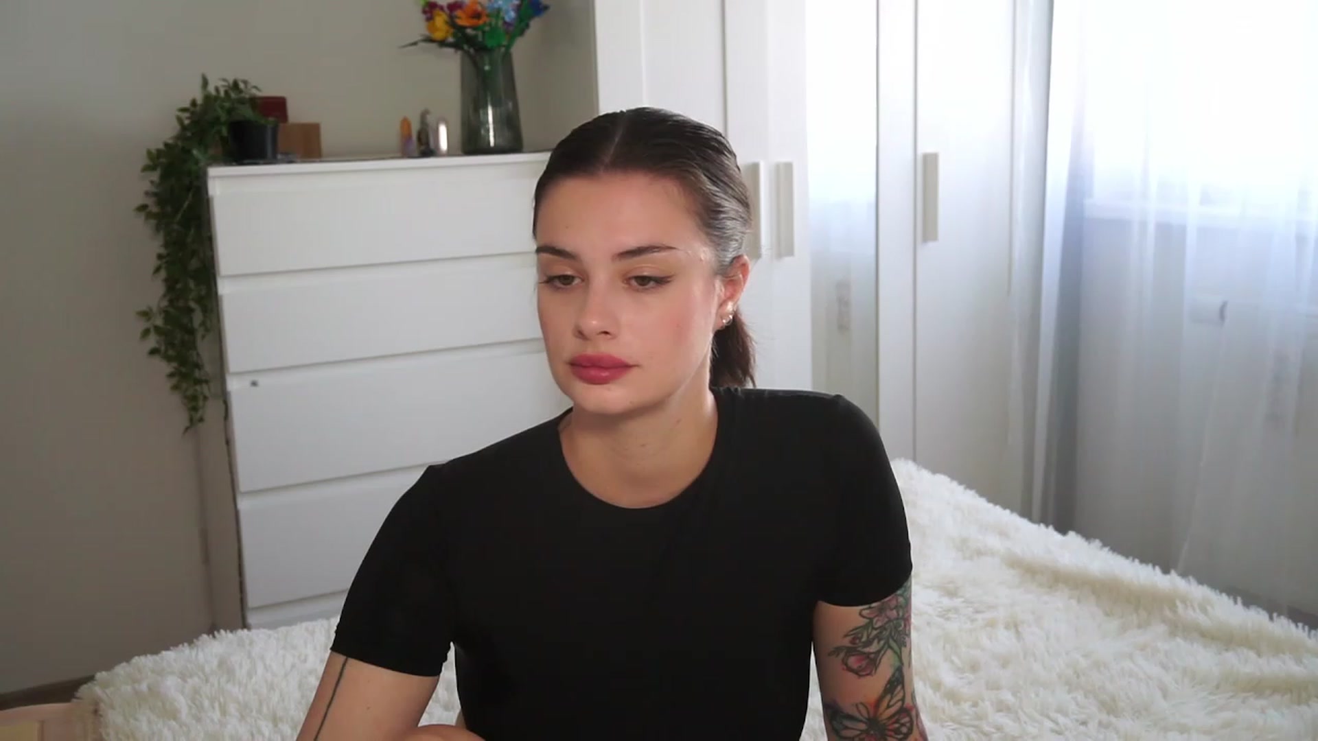 Gallery image thumbnail from lucynutty's myfreecams stream on, 09/11/2023, 07:50 image 15 of 20