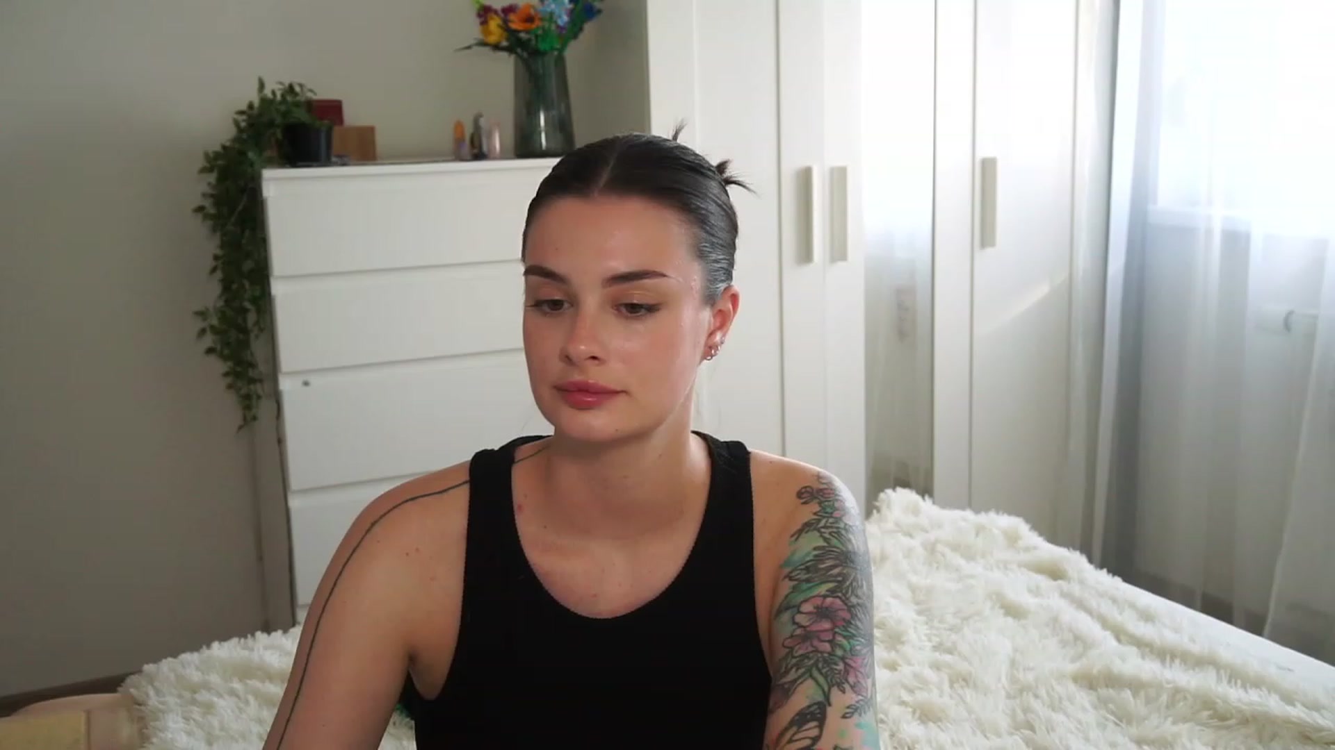 Gallery image thumbnail from lucynutty's myfreecams stream on, 09/11/2023, 14:28 image 16 of 20