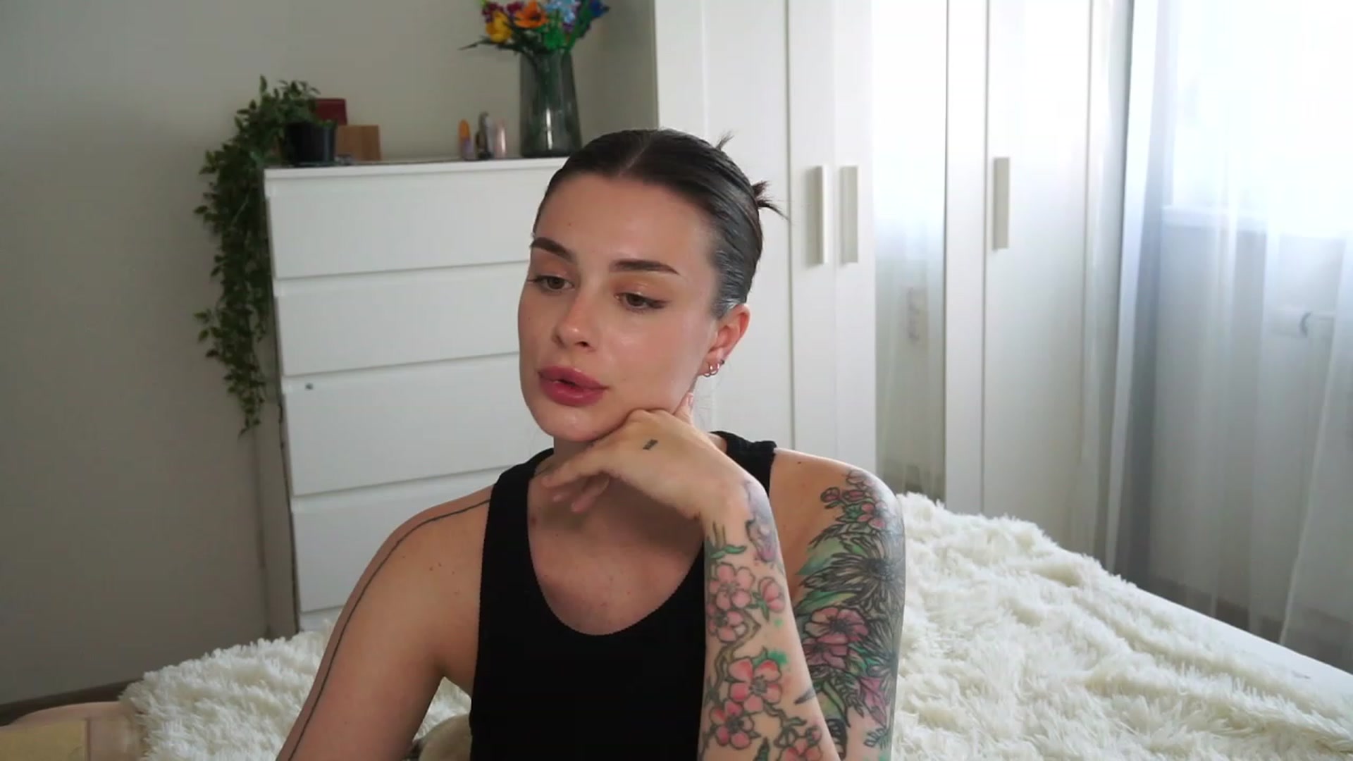 Gallery image thumbnail from lucynutty's myfreecams stream on, 09/11/2023, 14:28 image 5 of 20