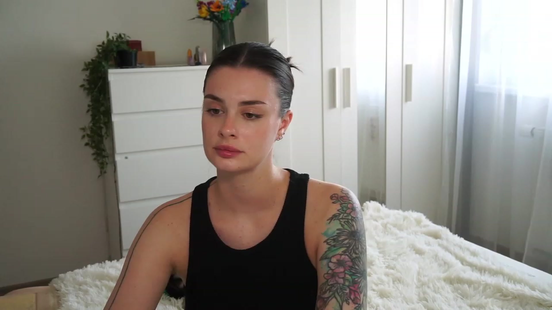 Gallery image thumbnail from lucynutty's myfreecams stream on, 09/11/2023, 14:28 image 14 of 20