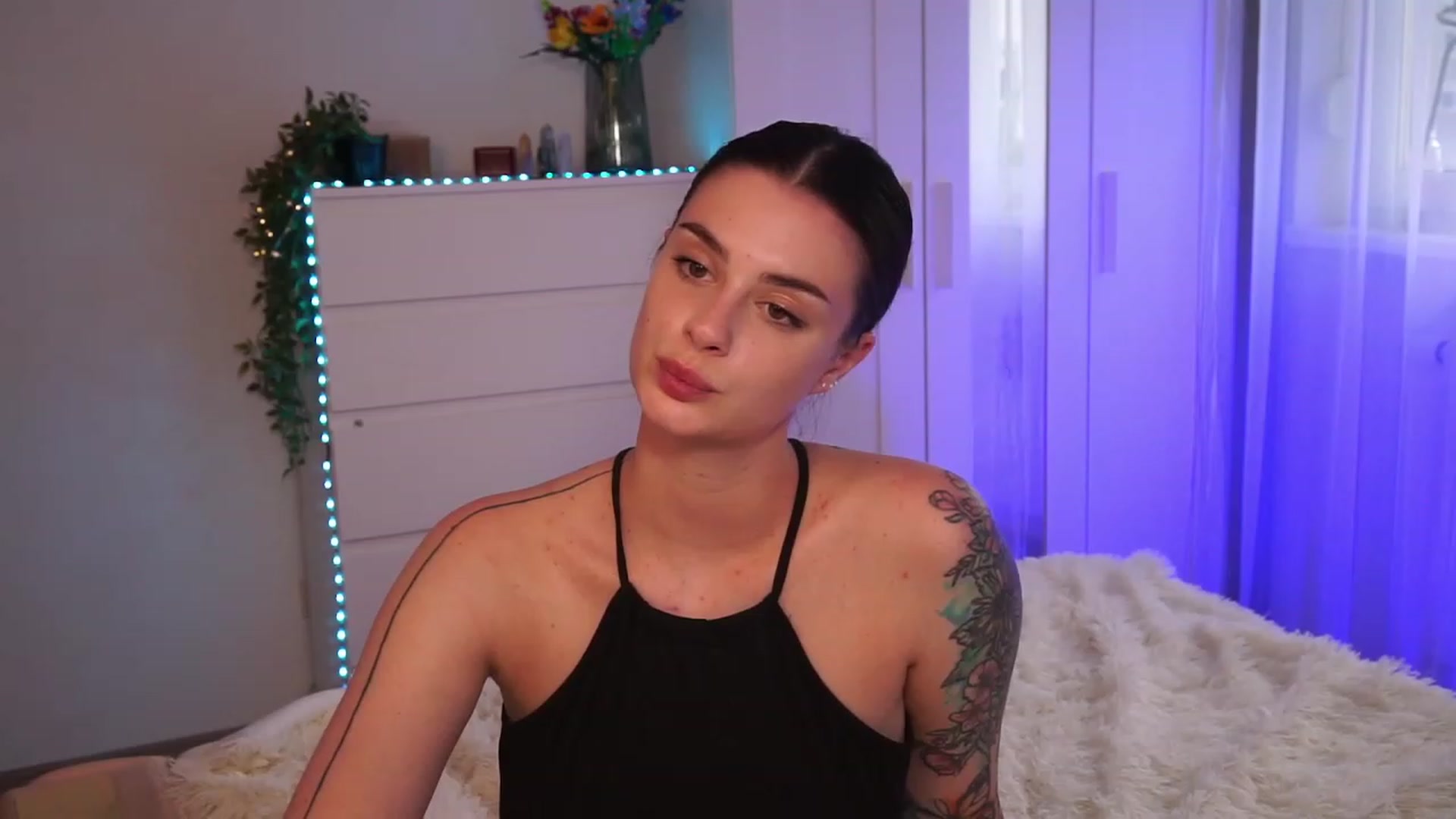 Gallery image thumbnail from lucynutty's myfreecams stream on, 09/13/2023, 16:28 image 19 of 20