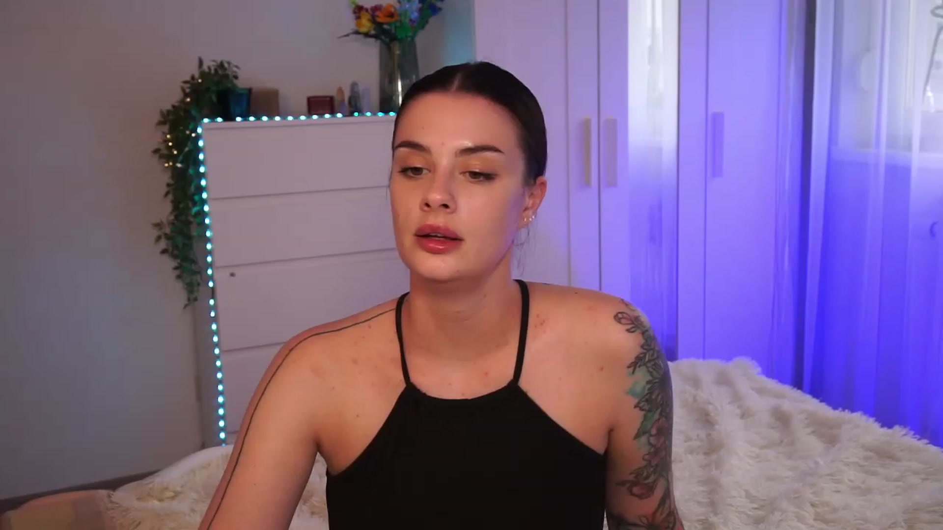 Gallery image thumbnail from lucynutty's myfreecams stream on, 09/13/2023, 16:28 image 17 of 20