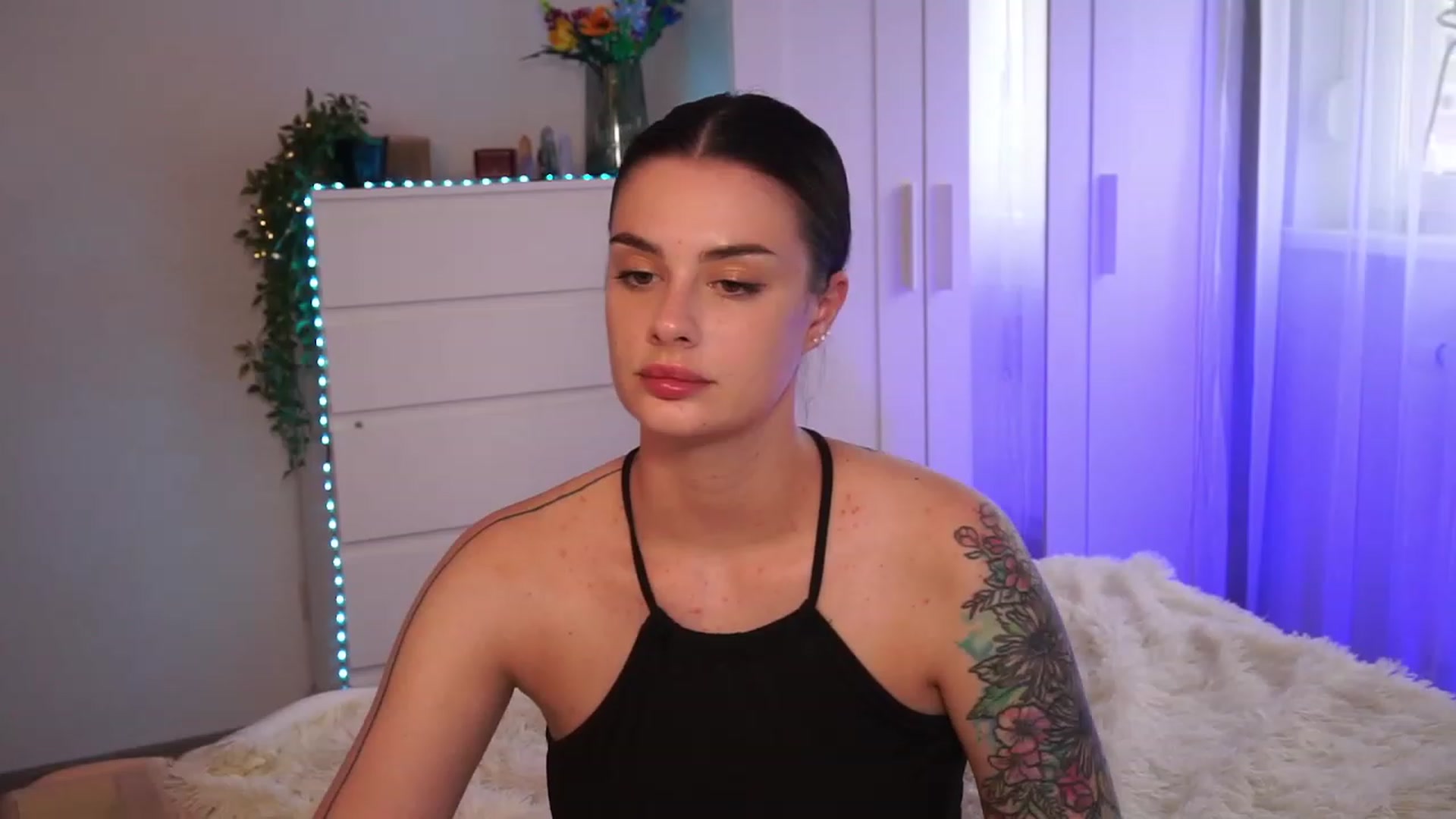 Gallery image thumbnail from lucynutty's myfreecams stream on, 09/13/2023, 16:28 image 11 of 20