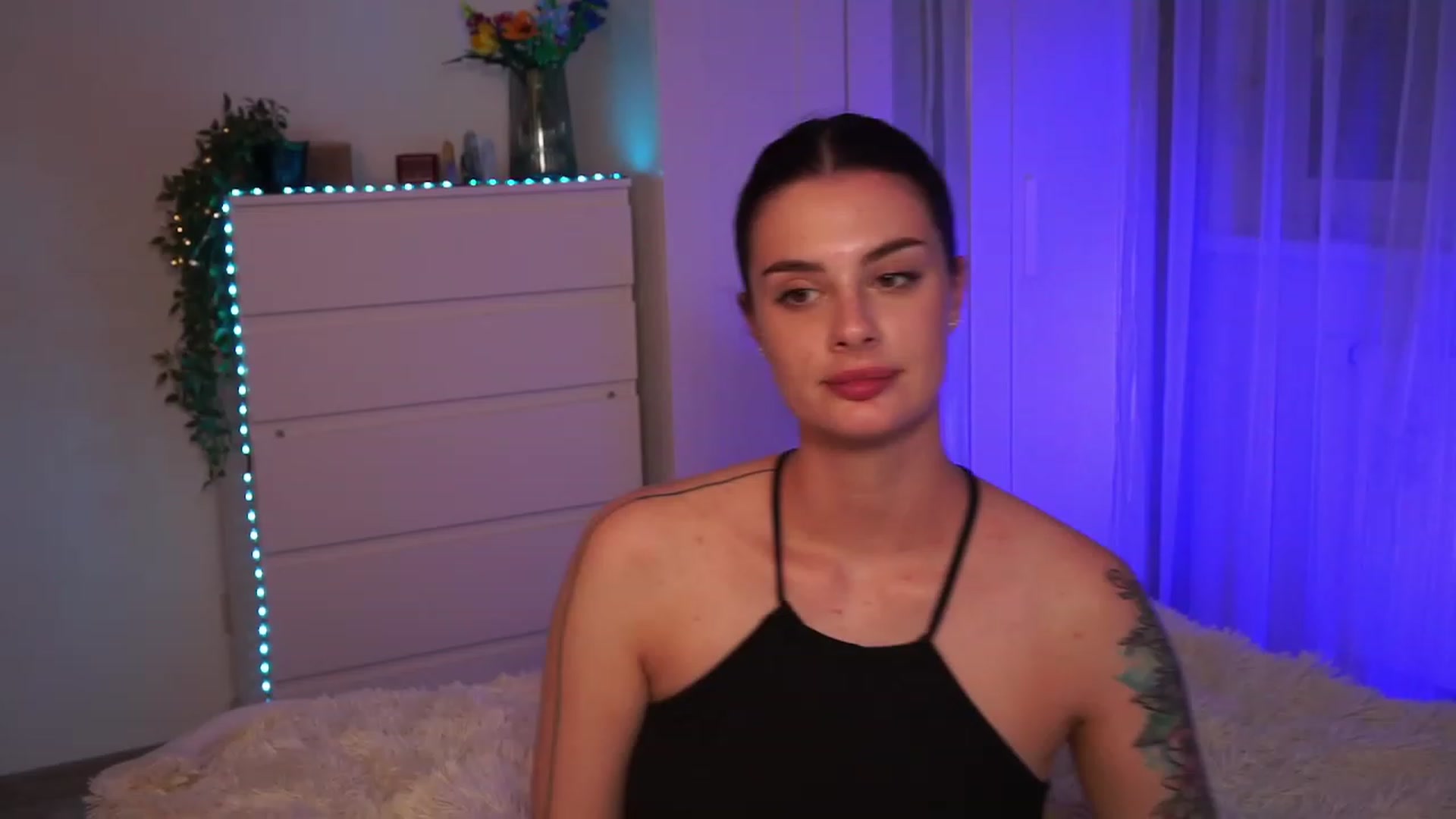 Gallery image thumbnail from lucynutty's myfreecams stream on, 09/13/2023, 17:20 image 18 of 20