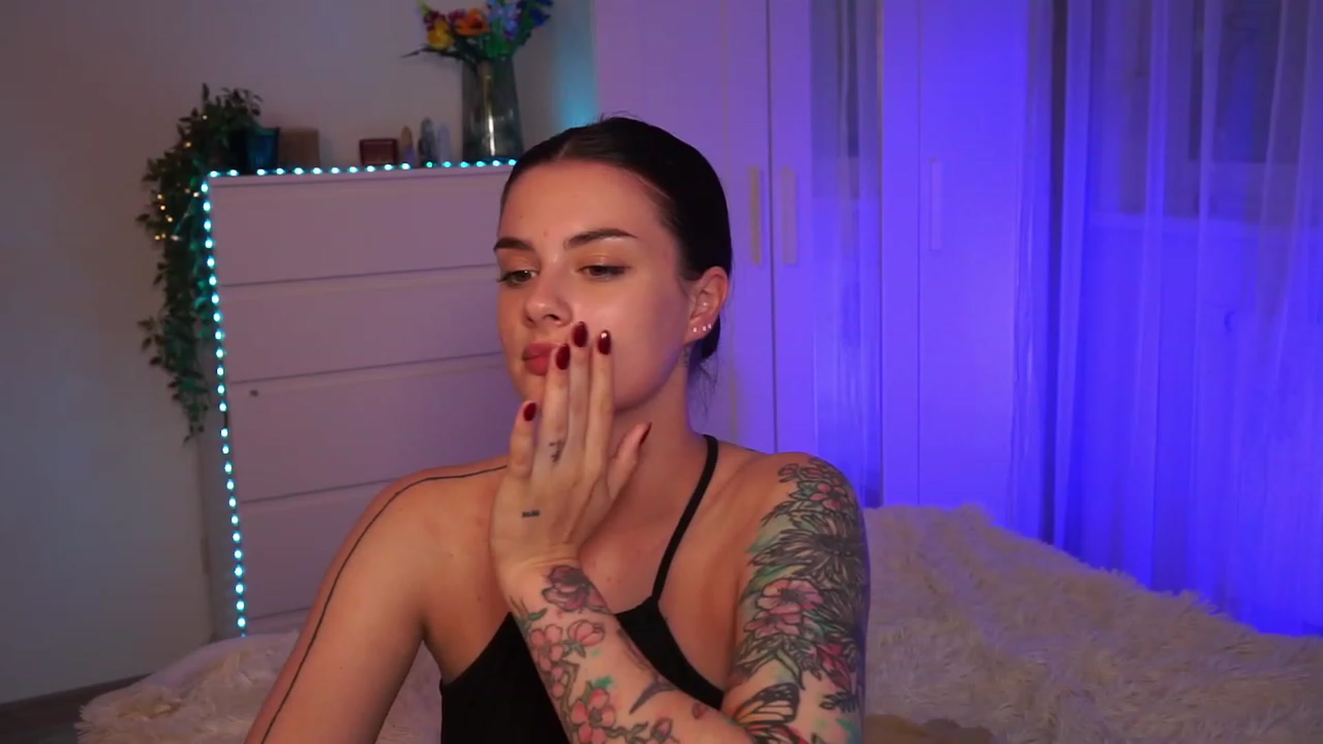 Gallery image thumbnail from lucynutty's myfreecams stream on, 09/13/2023, 17:20 image 14 of 20