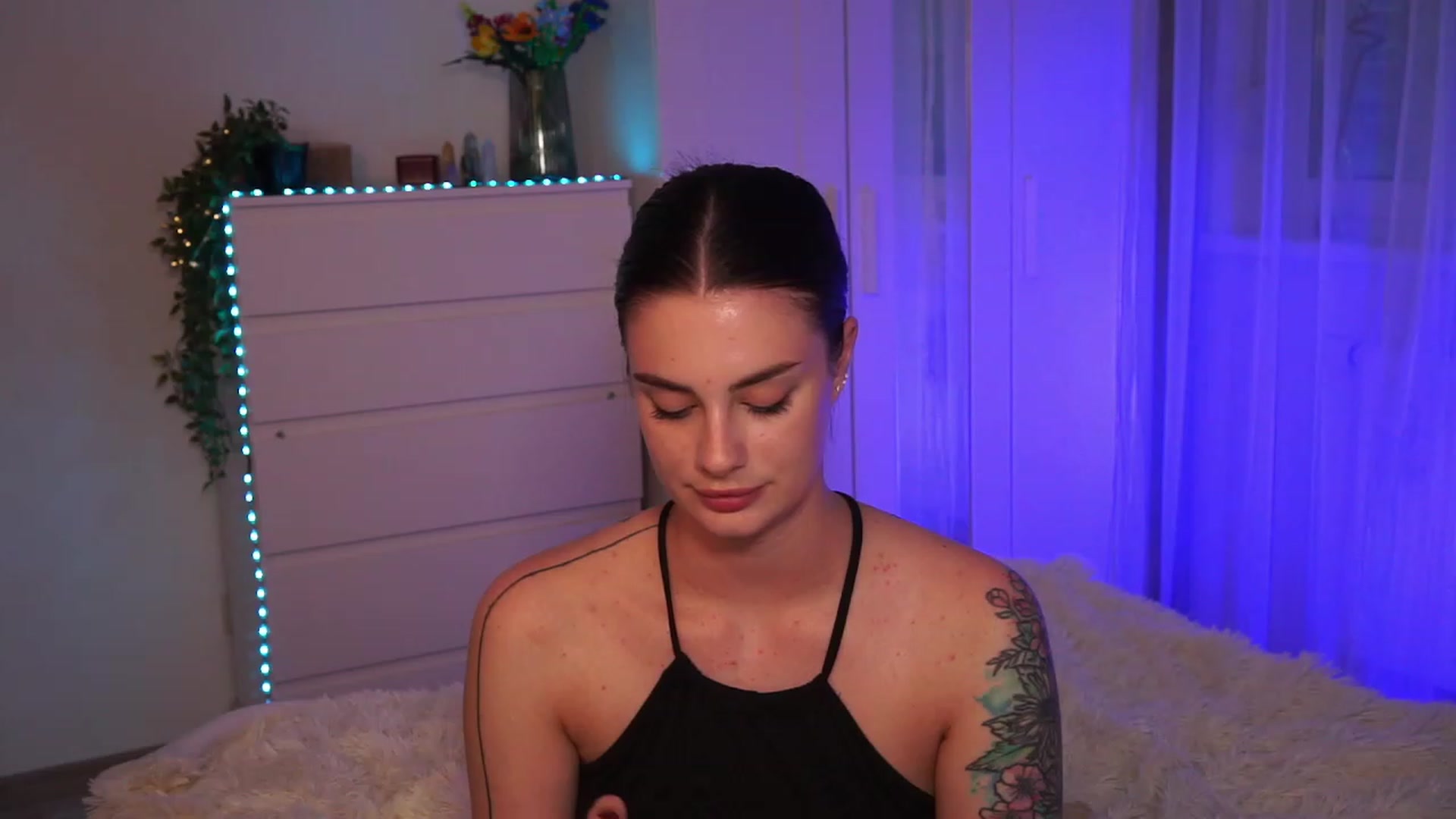 Gallery image thumbnail from lucynutty's myfreecams stream on, 09/13/2023, 17:20 image 5 of 20