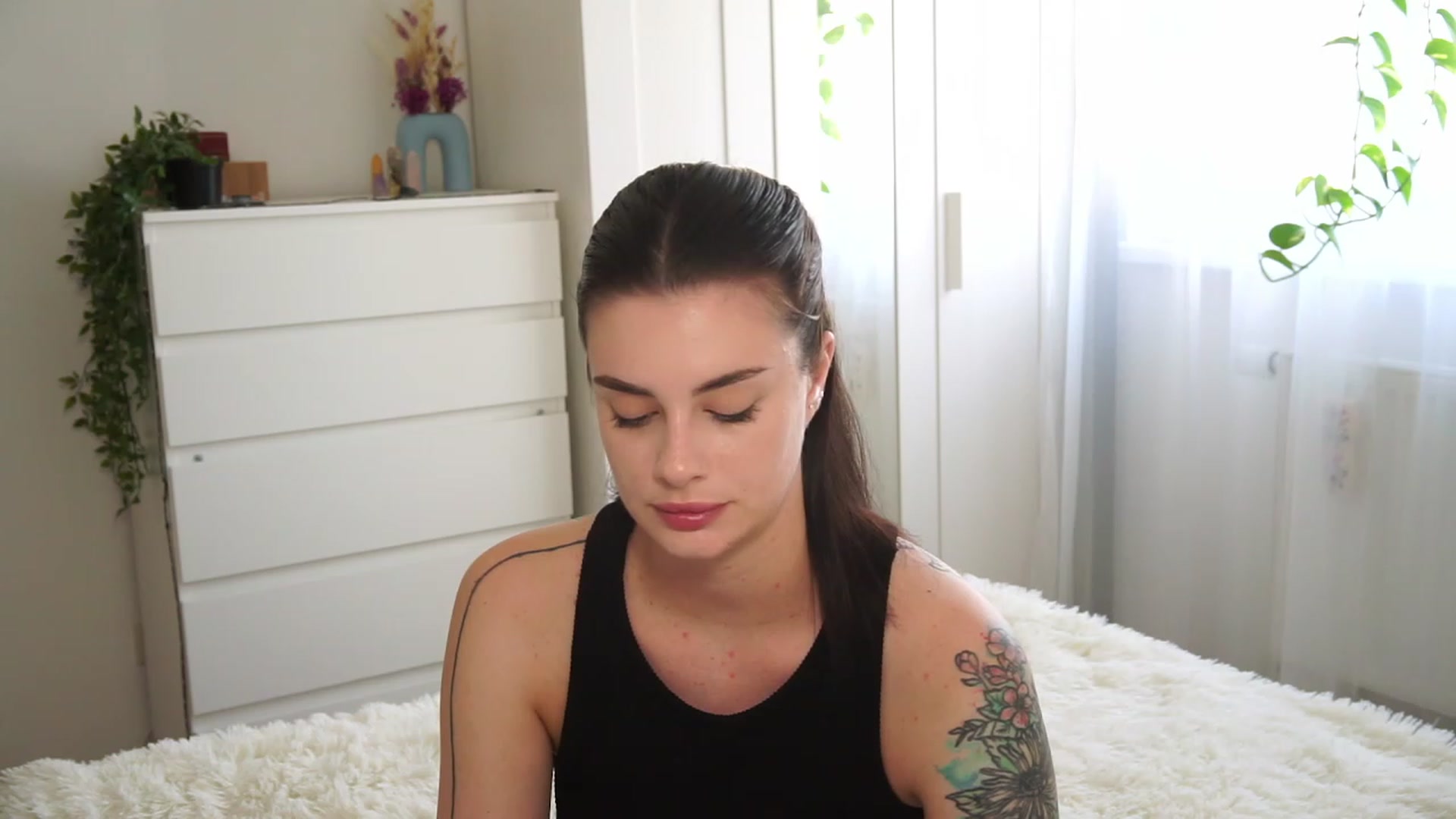 Gallery image thumbnail from lucynutty's myfreecams stream on, 09/17/2023, 10:54 image 7 of 20