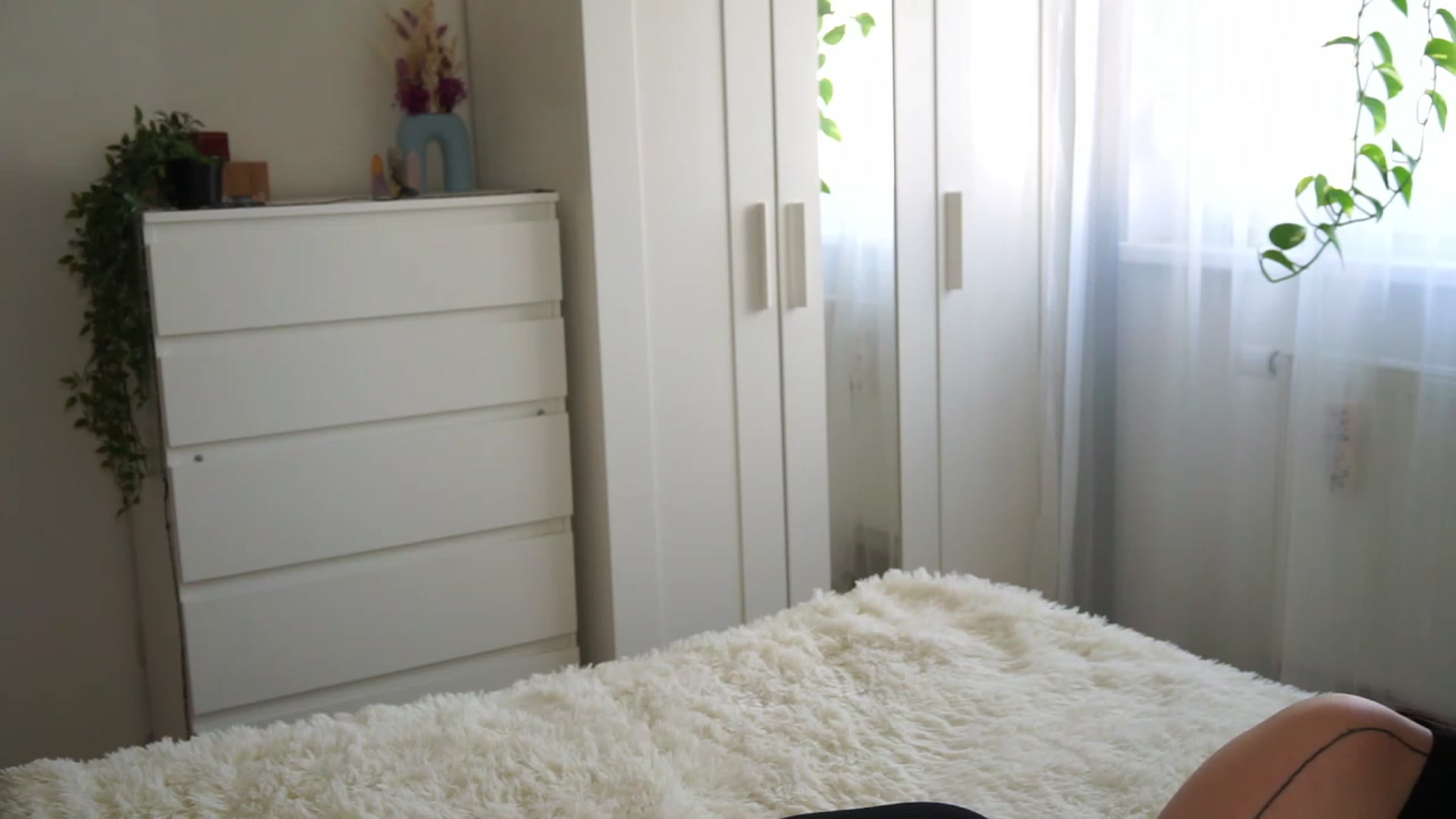 Gallery image thumbnail from lucynutty's myfreecams stream on, 09/17/2023, 10:54 image 12 of 20