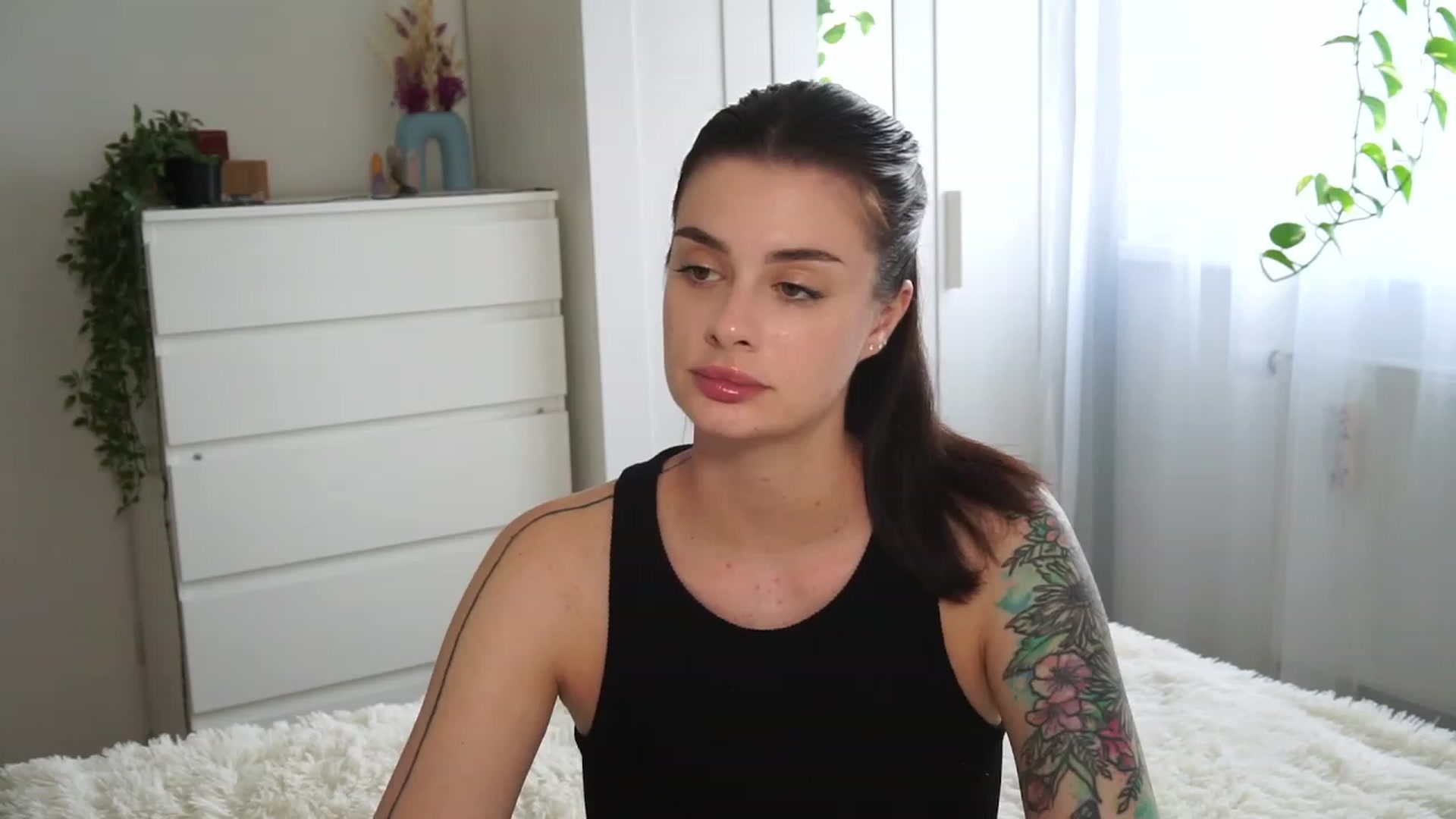 Gallery image thumbnail from lucynutty's myfreecams stream on, 09/17/2023, 11:18 image 1 of 20