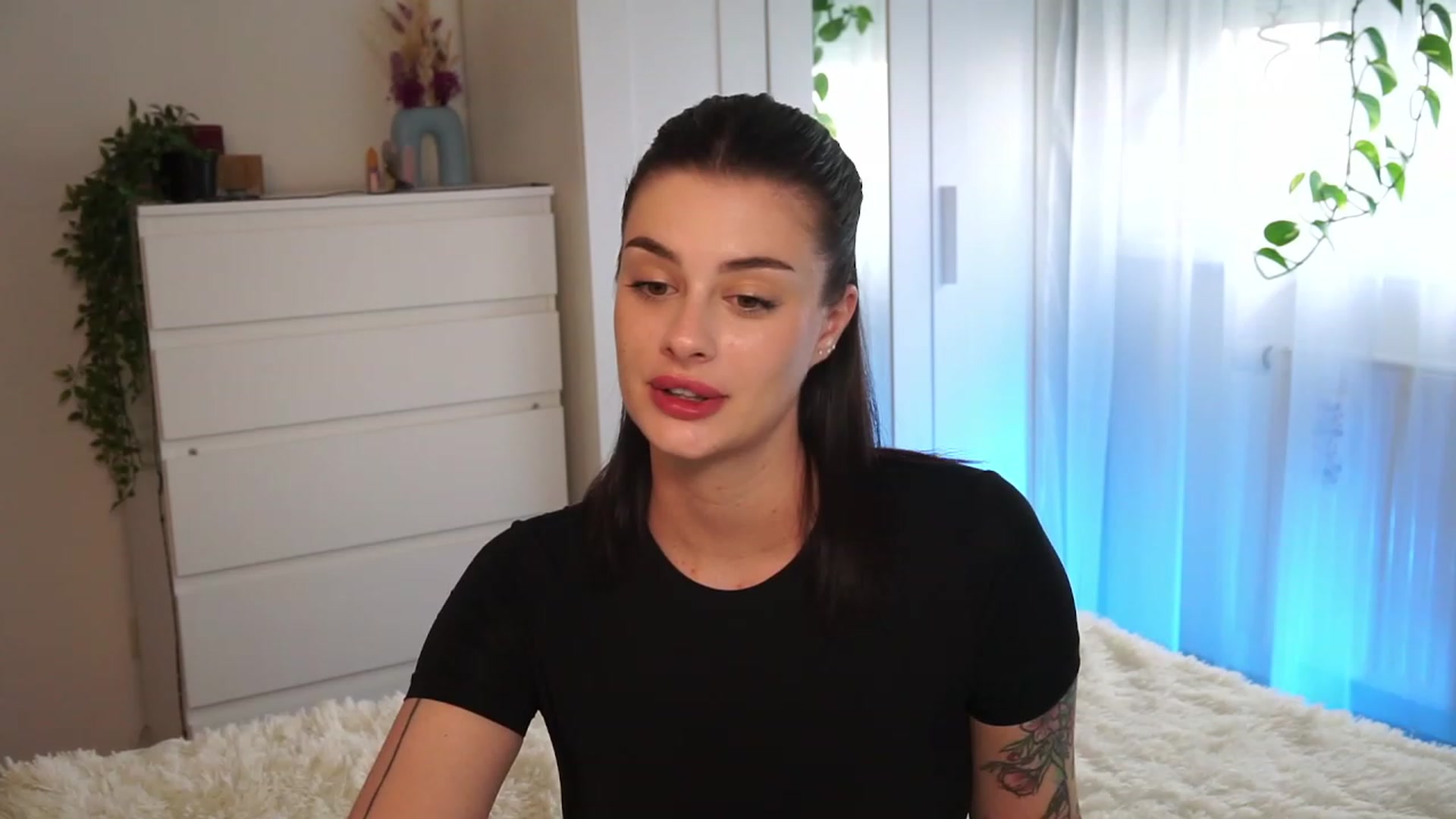 Gallery image thumbnail from lucynutty's myfreecams stream on, 09/17/2023, 13:03 image 15 of 20