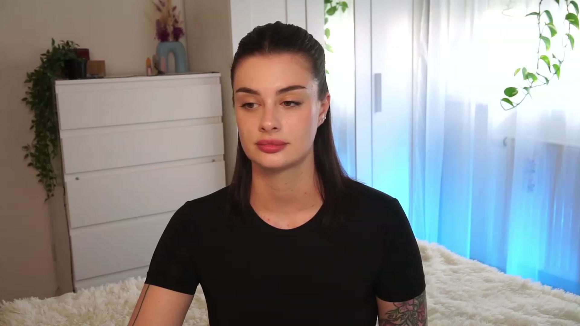 Gallery image thumbnail from lucynutty's myfreecams stream on, 09/17/2023, 13:03 image 9 of 20