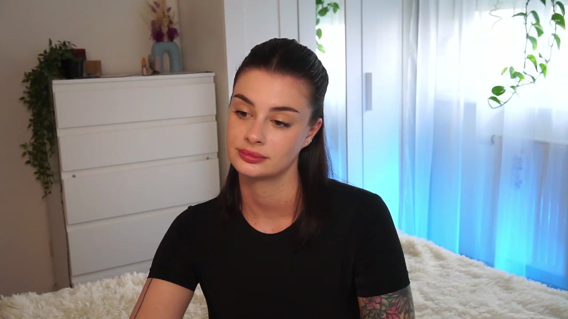 Gallery image thumbnail from lucynutty's myfreecams stream on, 09/17/2023, 13:03 image 19 of 20