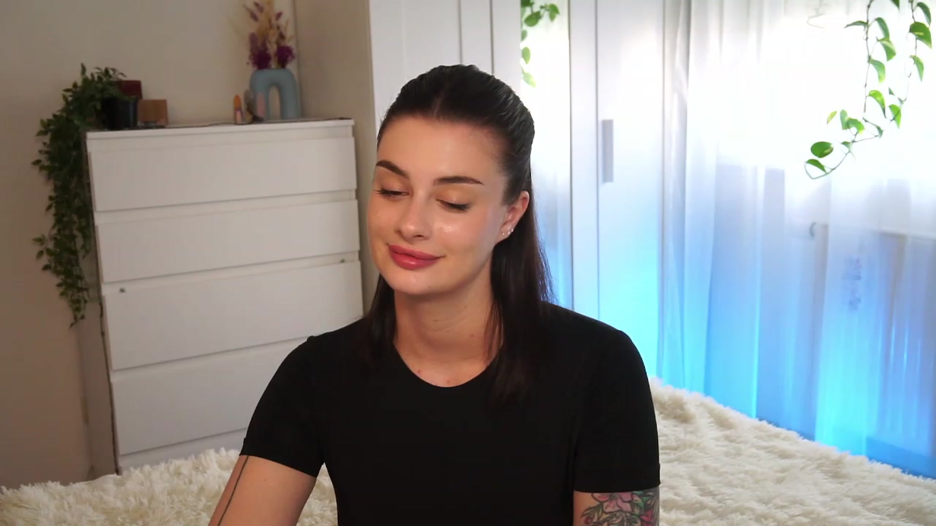 Gallery image thumbnail from lucynutty's myfreecams stream on, 09/17/2023, 13:03 image 17 of 20
