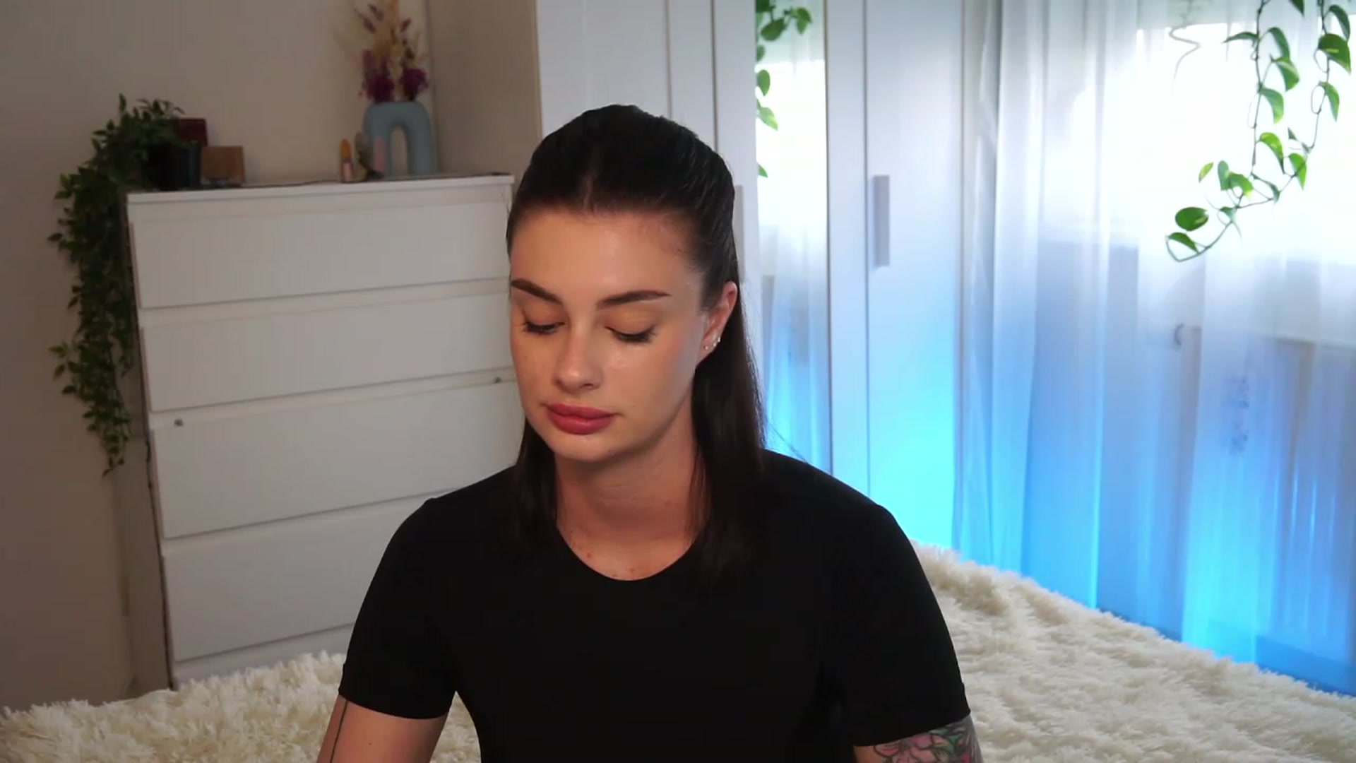 Gallery image thumbnail from lucynutty's myfreecams stream on, 09/17/2023, 13:03 image 18 of 20