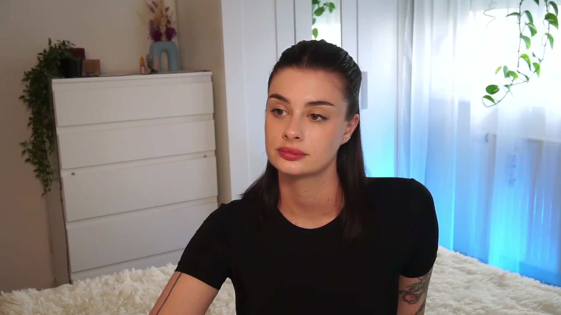 Gallery image thumbnail from lucynutty's myfreecams stream on, 09/17/2023, 13:03 image 16 of 20