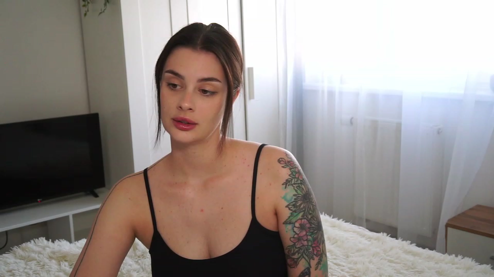 Gallery image thumbnail from lucynutty's myfreecams stream on, 09/29/2023, 09:11 image 10 of 20