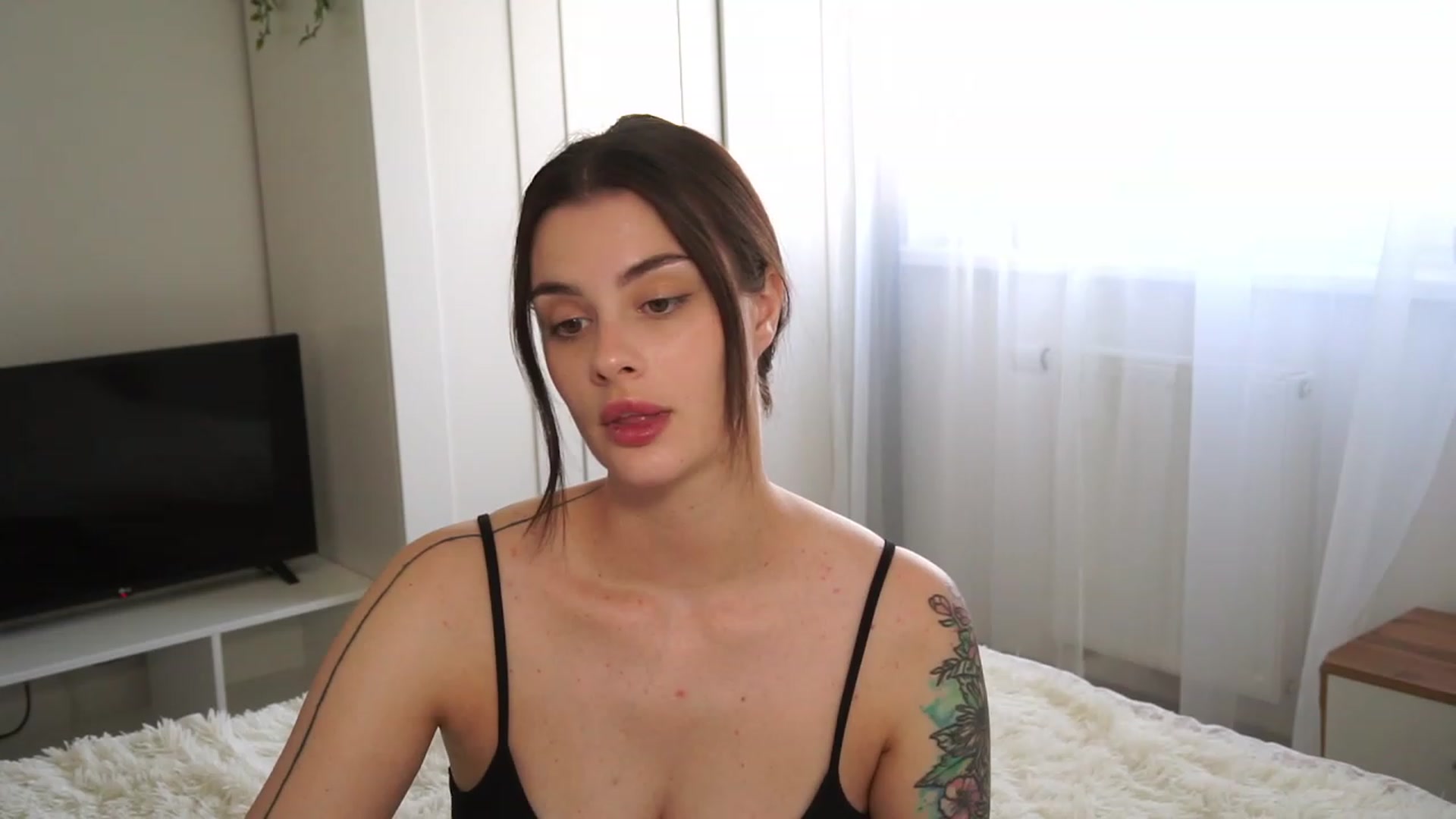 Gallery image thumbnail from lucynutty's myfreecams stream on, 09/29/2023, 10:38 image 11 of 20