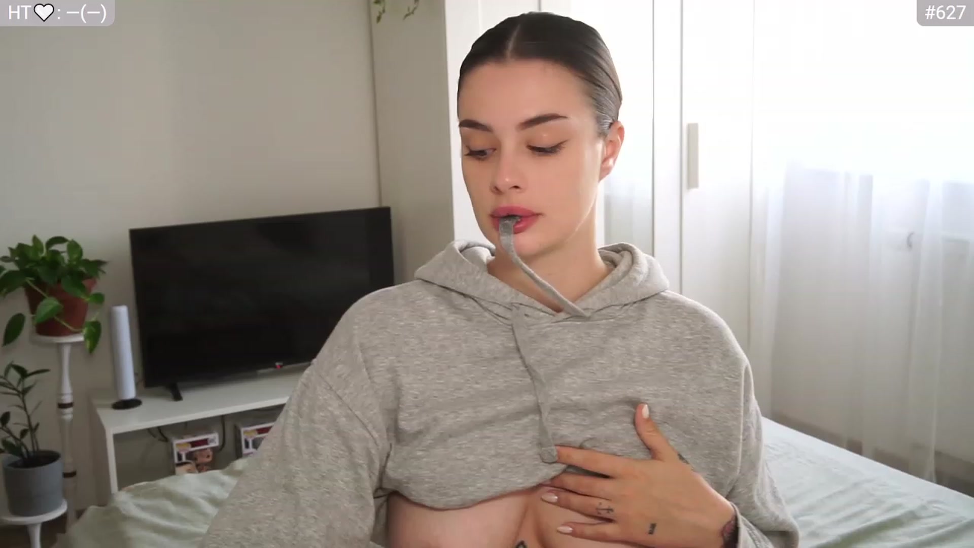Gallery image thumbnail from lucynutty's myfreecams stream on, 10/08/2023, 08:48 image 16 of 20