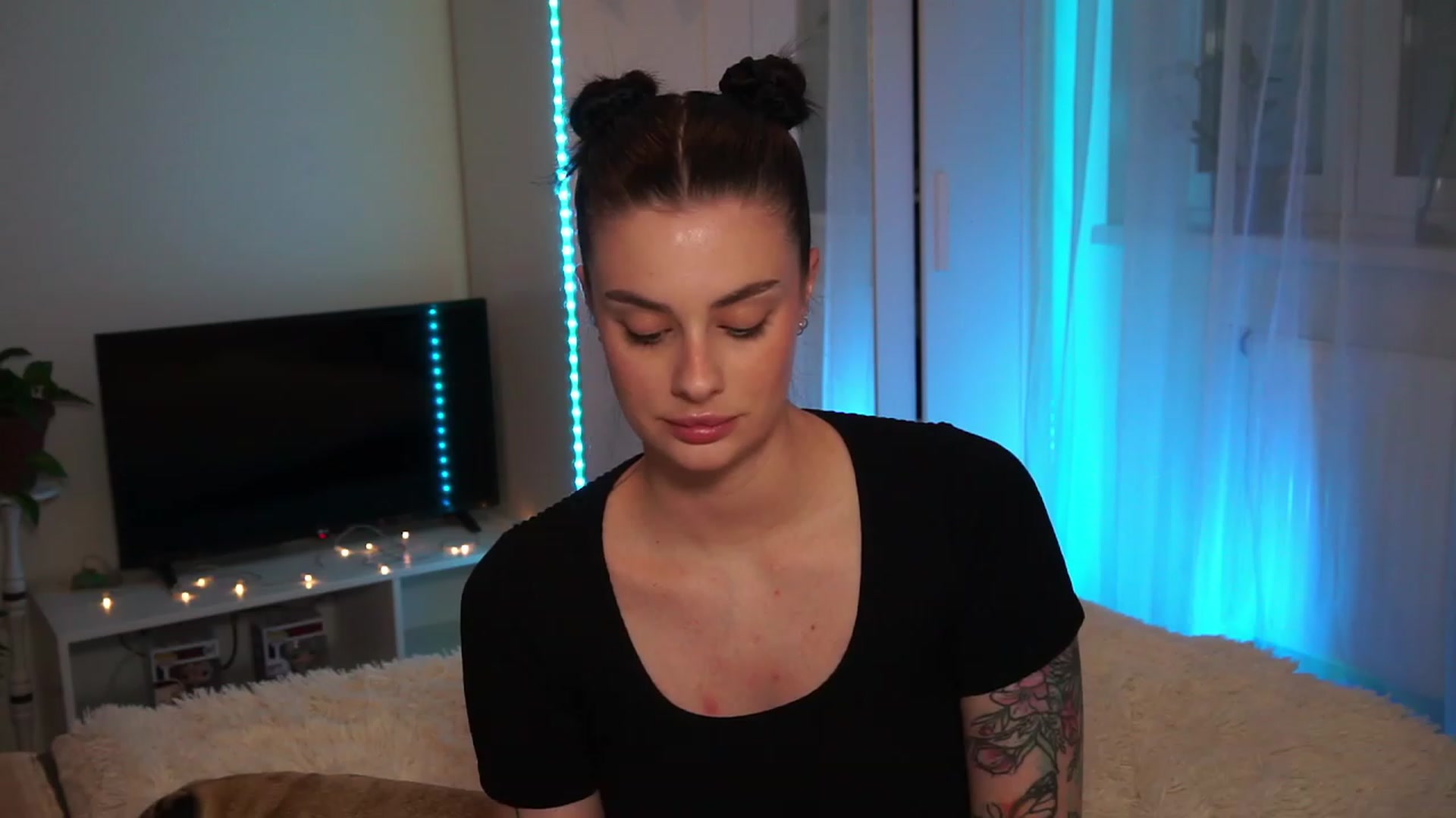 Gallery image thumbnail from lucynutty's myfreecams stream on, 11/19/2023, 18:31 image 9 of 20