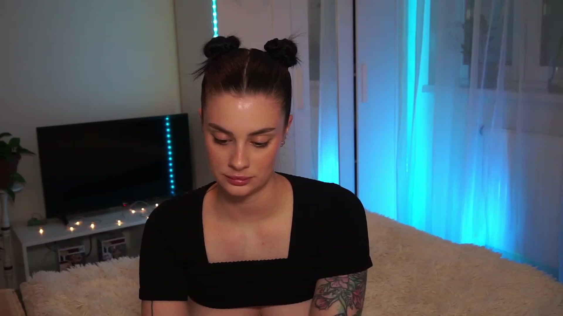 Gallery image thumbnail from lucynutty's myfreecams stream on, 11/19/2023, 18:31 image 19 of 20