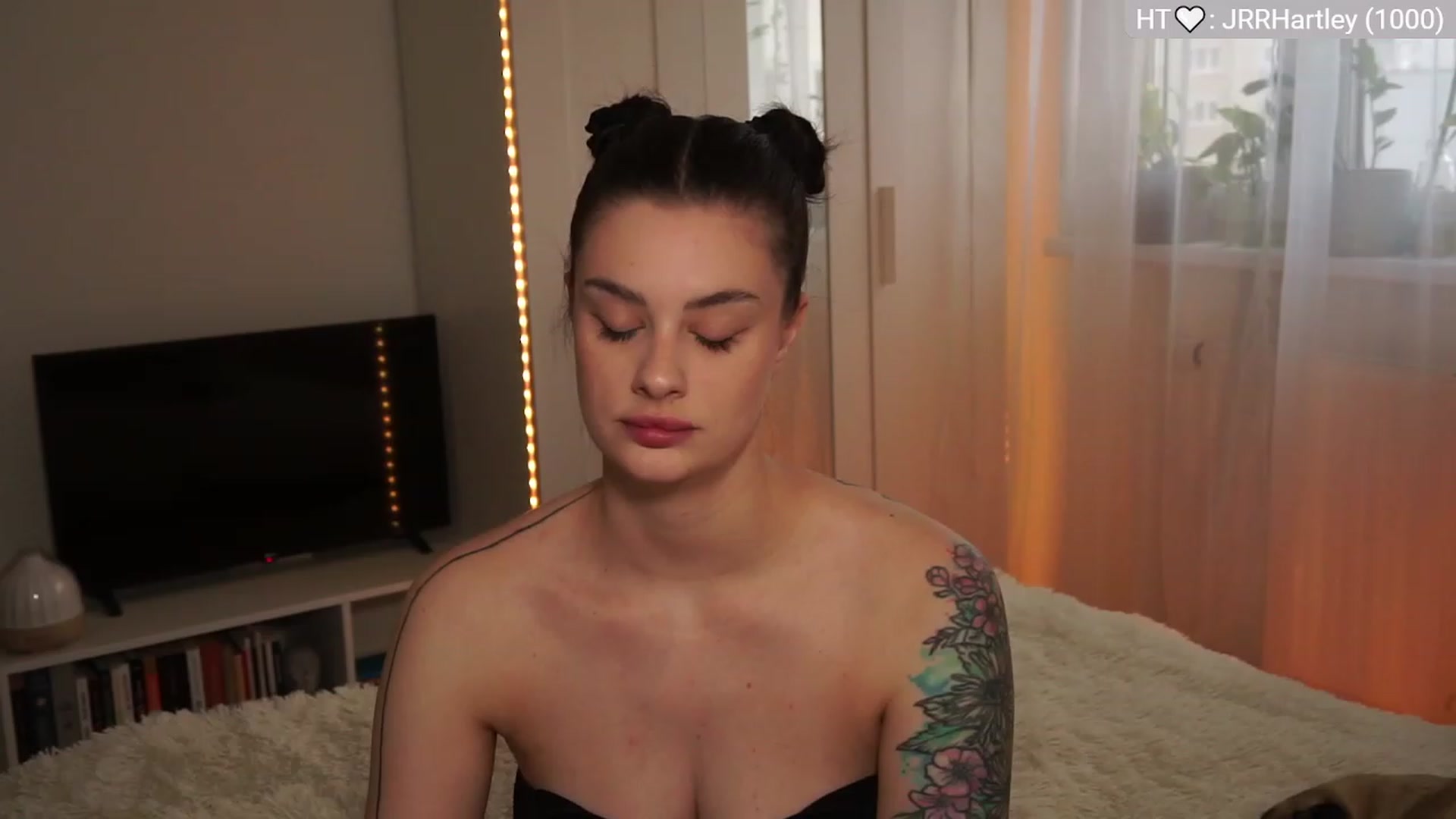 Gallery image thumbnail from lucynutty's myfreecams stream on, 12/02/2023, 11:51 image 9 of 20