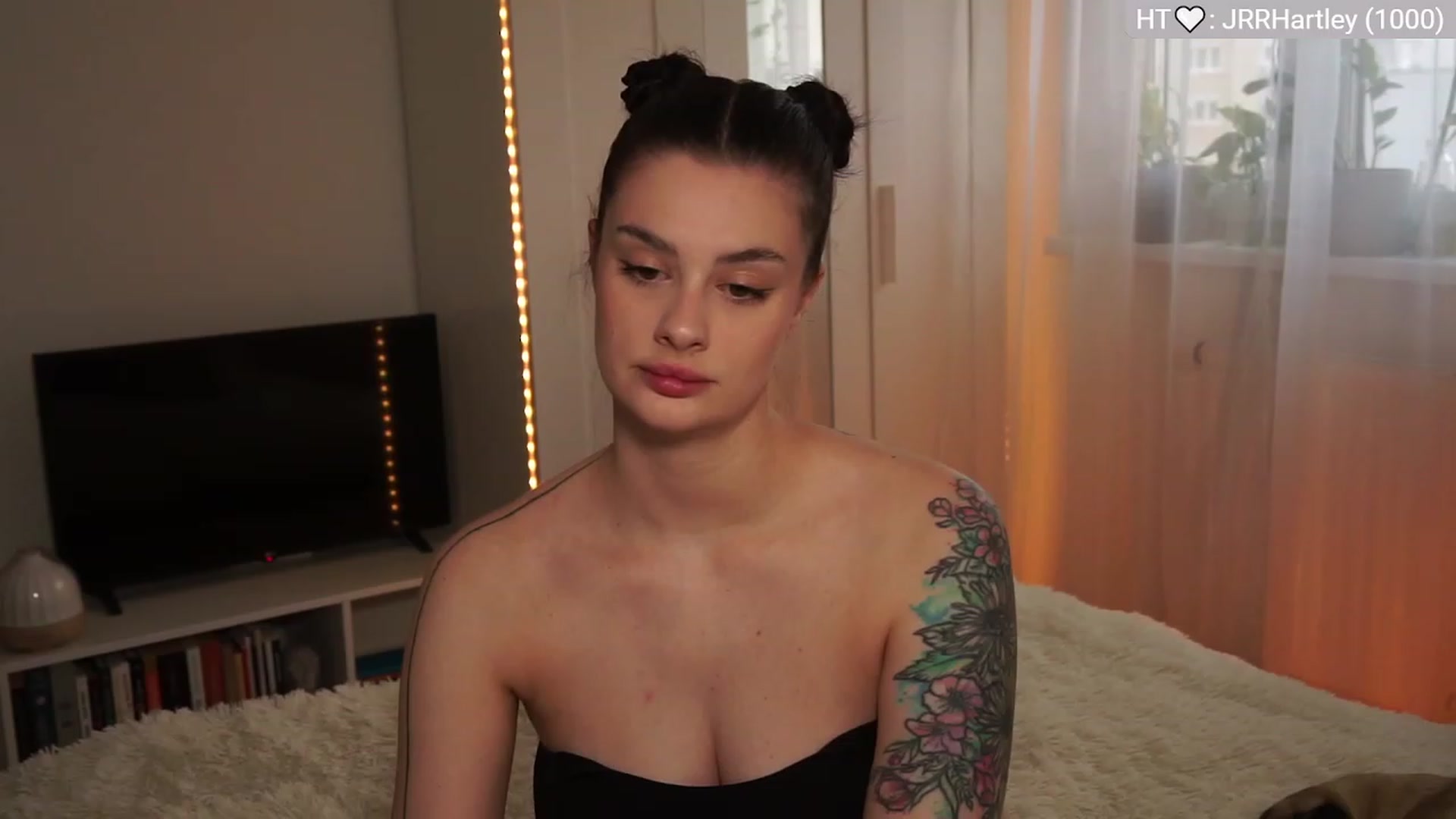 Gallery image thumbnail from lucynutty's myfreecams stream on, 12/02/2023, 11:51 image 8 of 20
