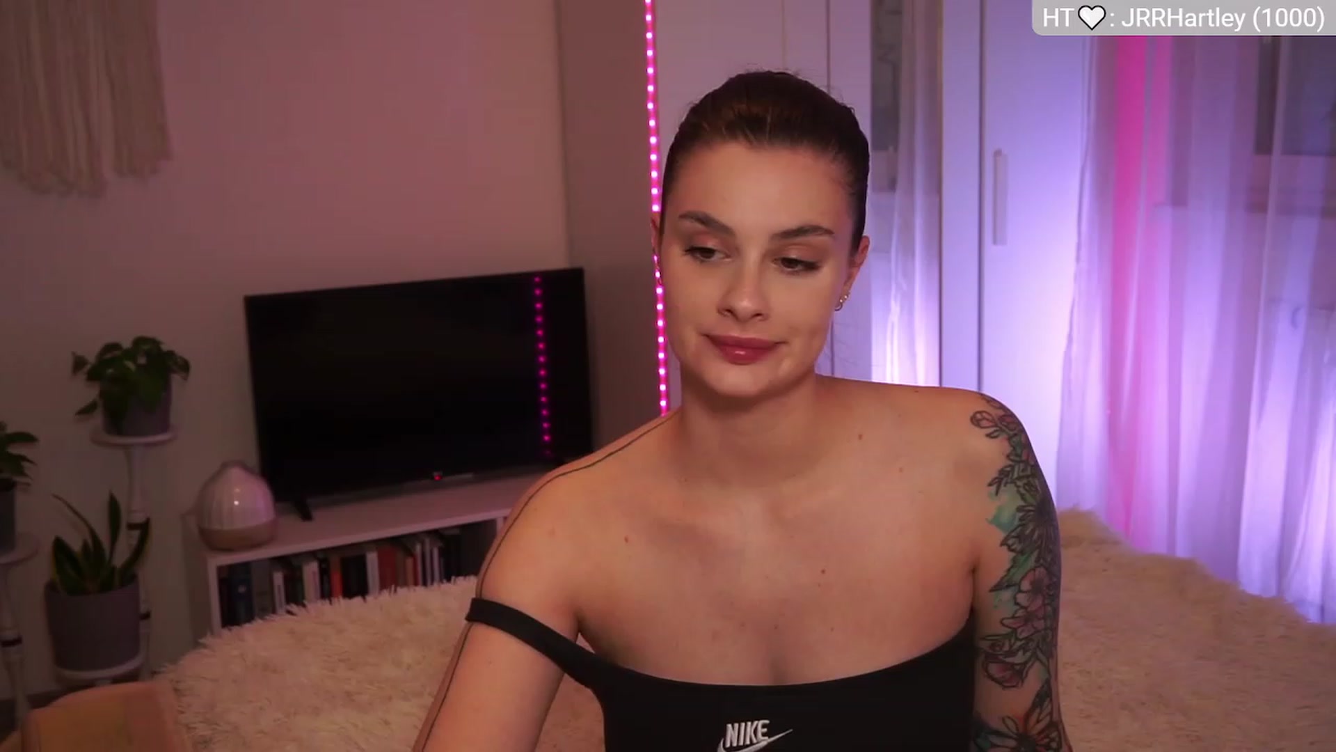 Gallery image thumbnail from lucynutty's myfreecams stream on, 12/06/2023, 16:15 image 11 of 20