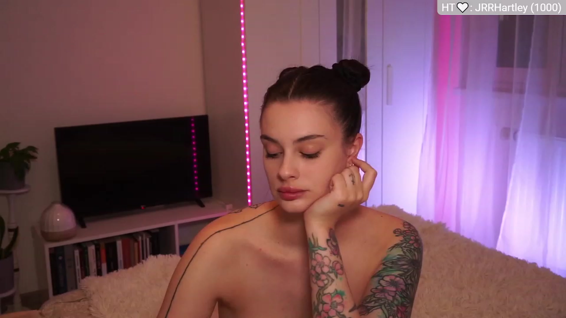 Gallery image thumbnail from lucynutty's myfreecams stream on, 12/11/2023, 16:21 image 9 of 20