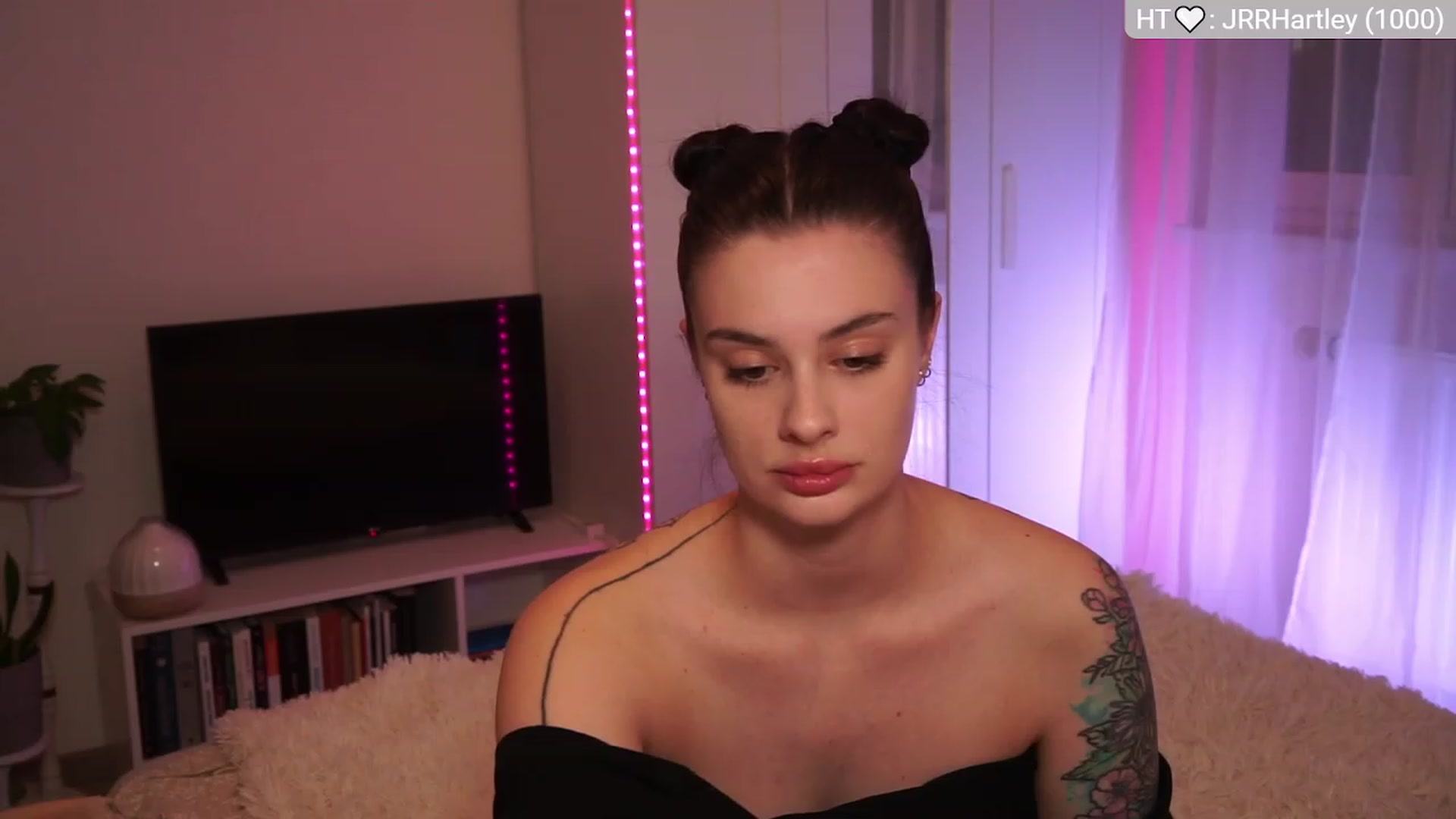Gallery image thumbnail from lucynutty's myfreecams stream on, 12/11/2023, 16:21 image 2 of 20