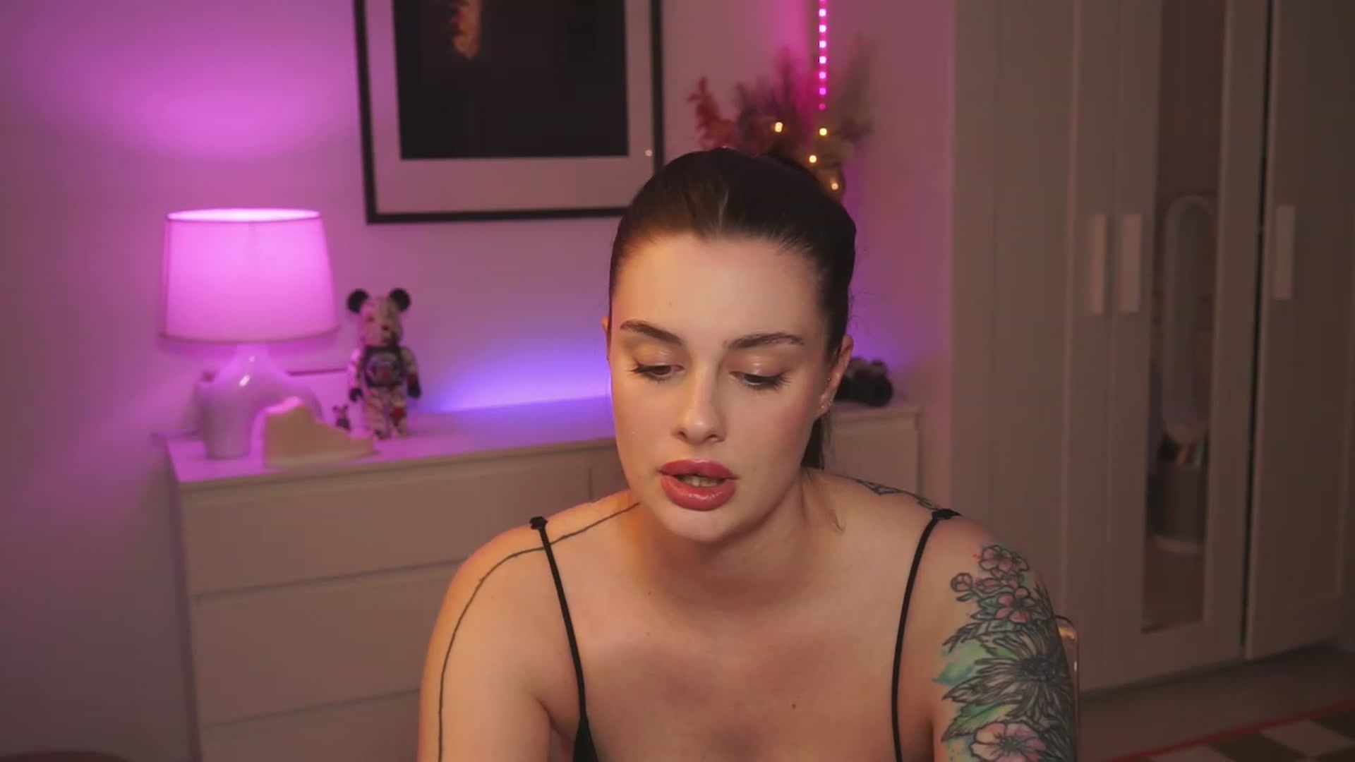 Gallery image thumbnail from lucynutty's myfreecams stream on, 03/04/2024, 18:24 image 11 of 20