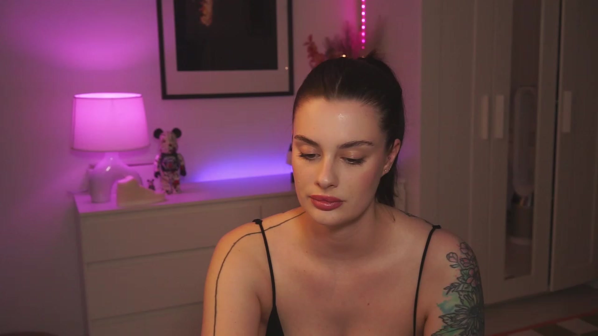 Gallery image thumbnail from lucynutty's myfreecams stream on, 03/04/2024, 18:24 image 14 of 20